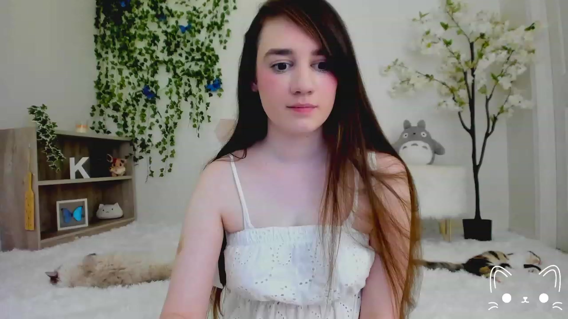 Gallery image thumbnail from Kittenyx's myfreecams stream on, 06/24/2023, 04:49 image 3 of 20