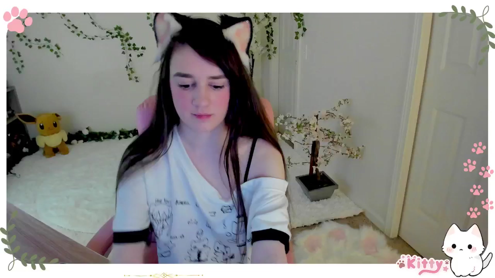 Gallery image thumbnail from Kittenyx's myfreecams stream on, 06/12/2025, 05:37 image 12 of 20