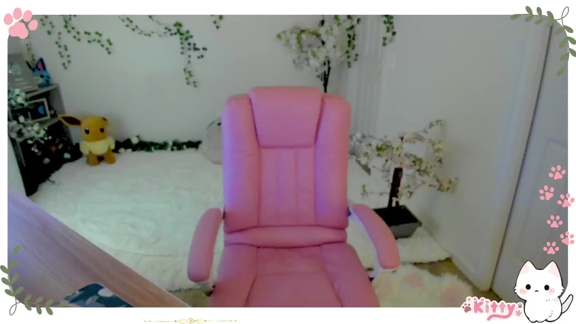 Gallery image thumbnail from Kittenyx's myfreecams stream on, 06/13/2025, 07:31 image 1 of 20