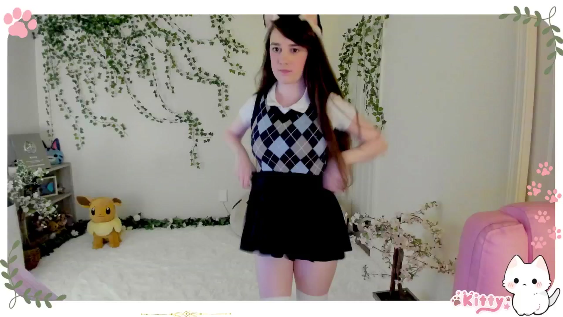 Gallery image thumbnail from Kittenyx's myfreecams stream on, 06/19/2025, 03:48 image 4 of 20