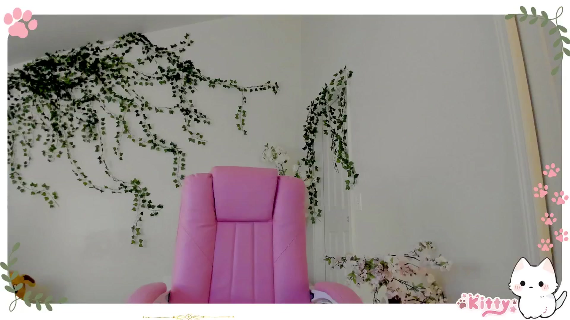 Gallery image thumbnail from Kittenyx's myfreecams stream on, 06/19/2025, 03:48 image 15 of 20
