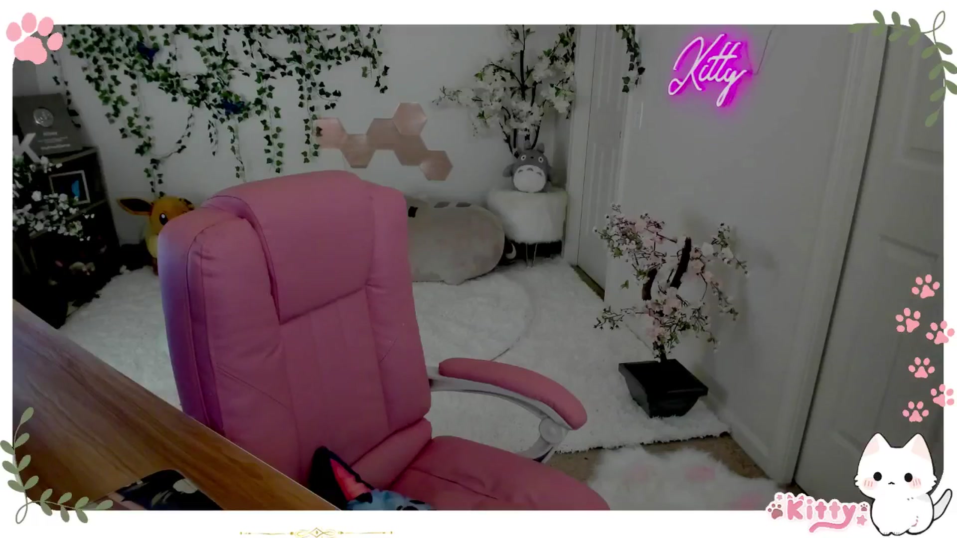 Gallery image thumbnail from Kittenyx's myfreecams stream on, 08/02/2025, 06:32 image 6 of 20