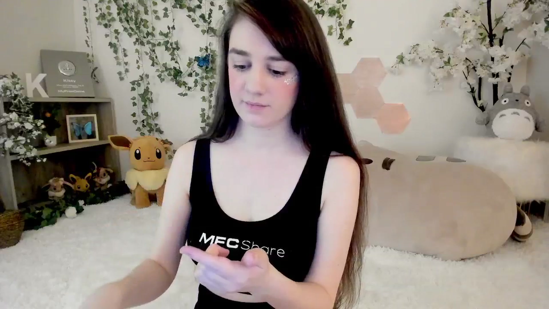 Gallery image thumbnail from Kittenyx's myfreecams stream on, 08/13/2025, 07:43 image 12 of 20