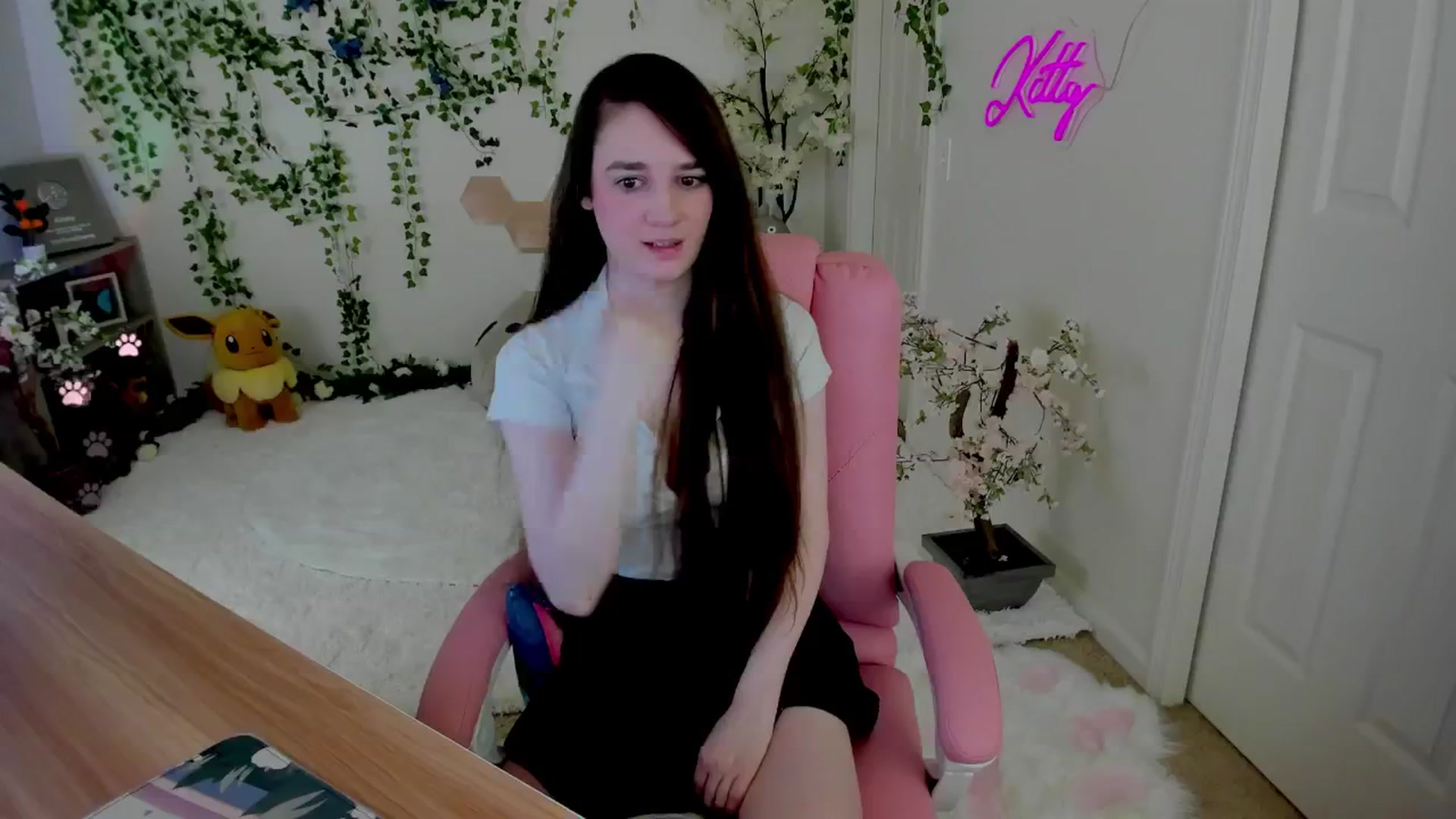 Gallery image thumbnail from Kittenyx's myfreecams stream on, 08/17/2025, 08:54 image 15 of 20
