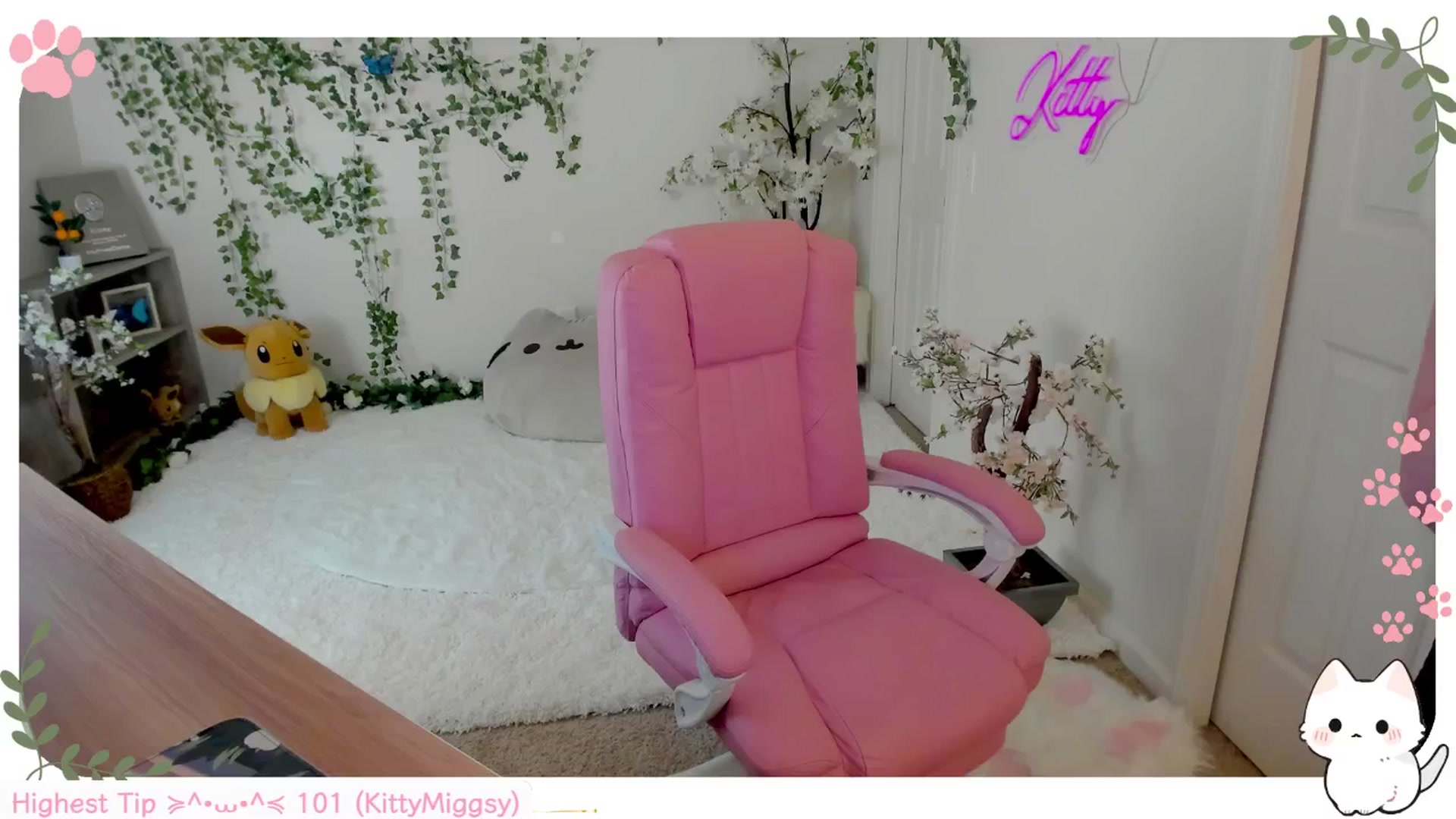 Gallery image thumbnail from Kittenyx's myfreecams stream on, 08/20/2025, 08:17 image 8 of 20
