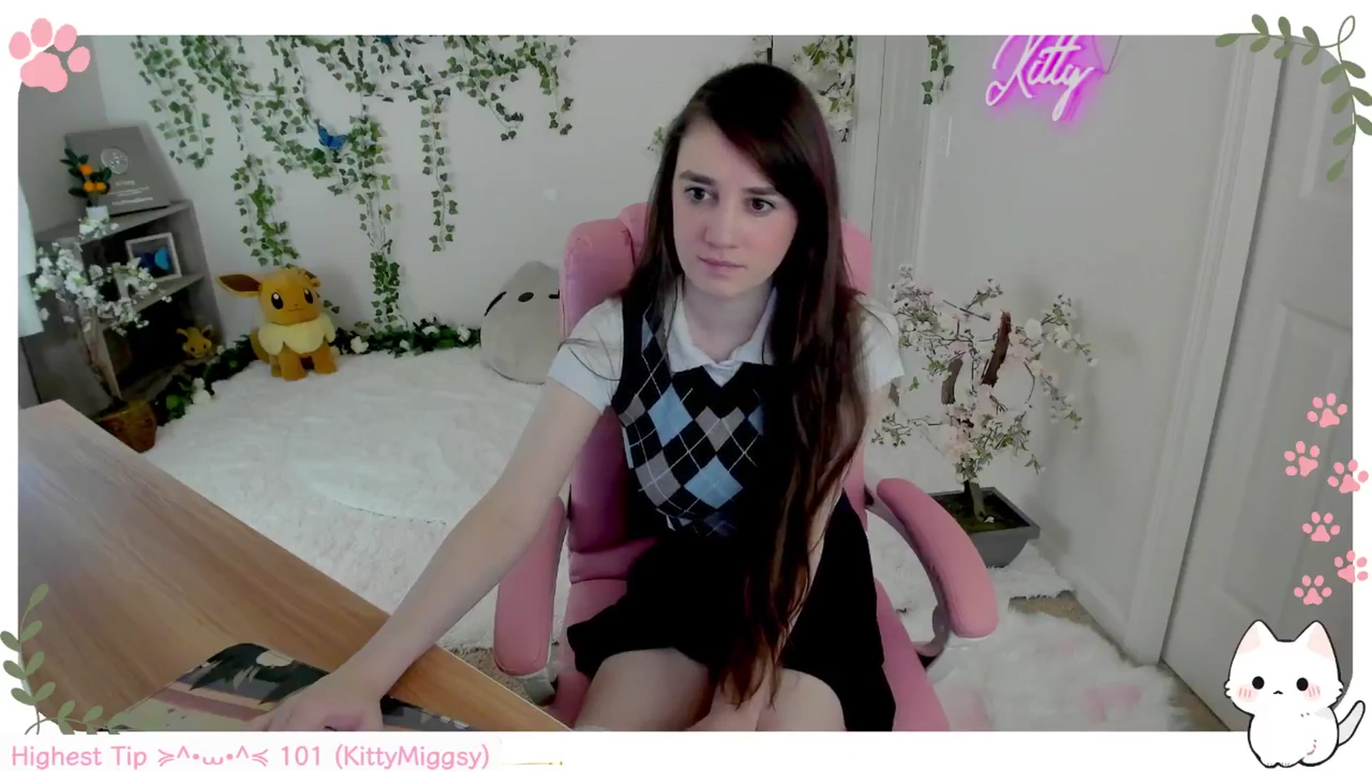 Gallery image thumbnail from Kittenyx's myfreecams stream on, 08/23/2025, 07:42 image 13 of 20