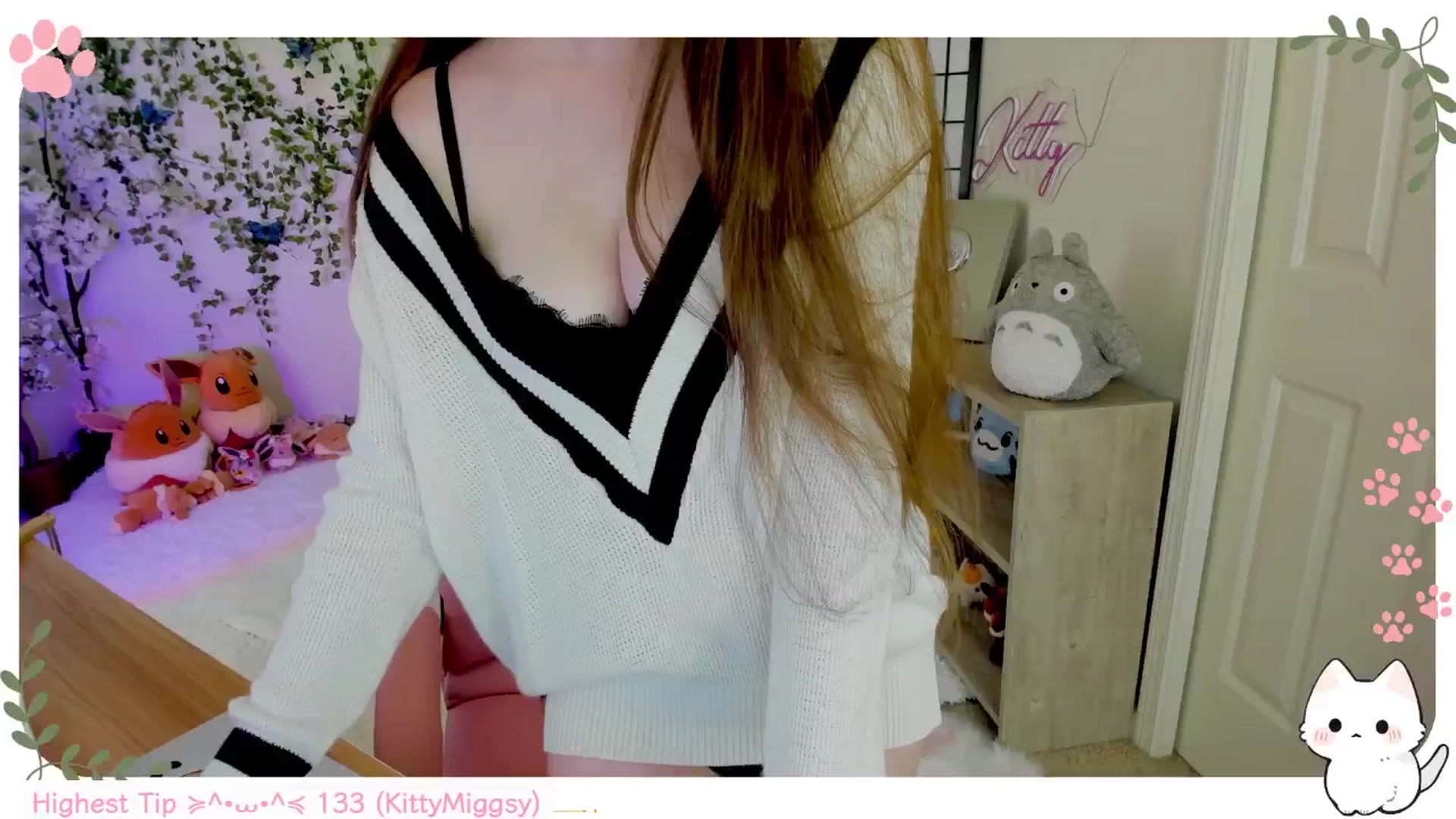 Gallery image thumbnail from Kittenyx's myfreecams stream on, 09/15/2025, 06:29 image 13 of 20