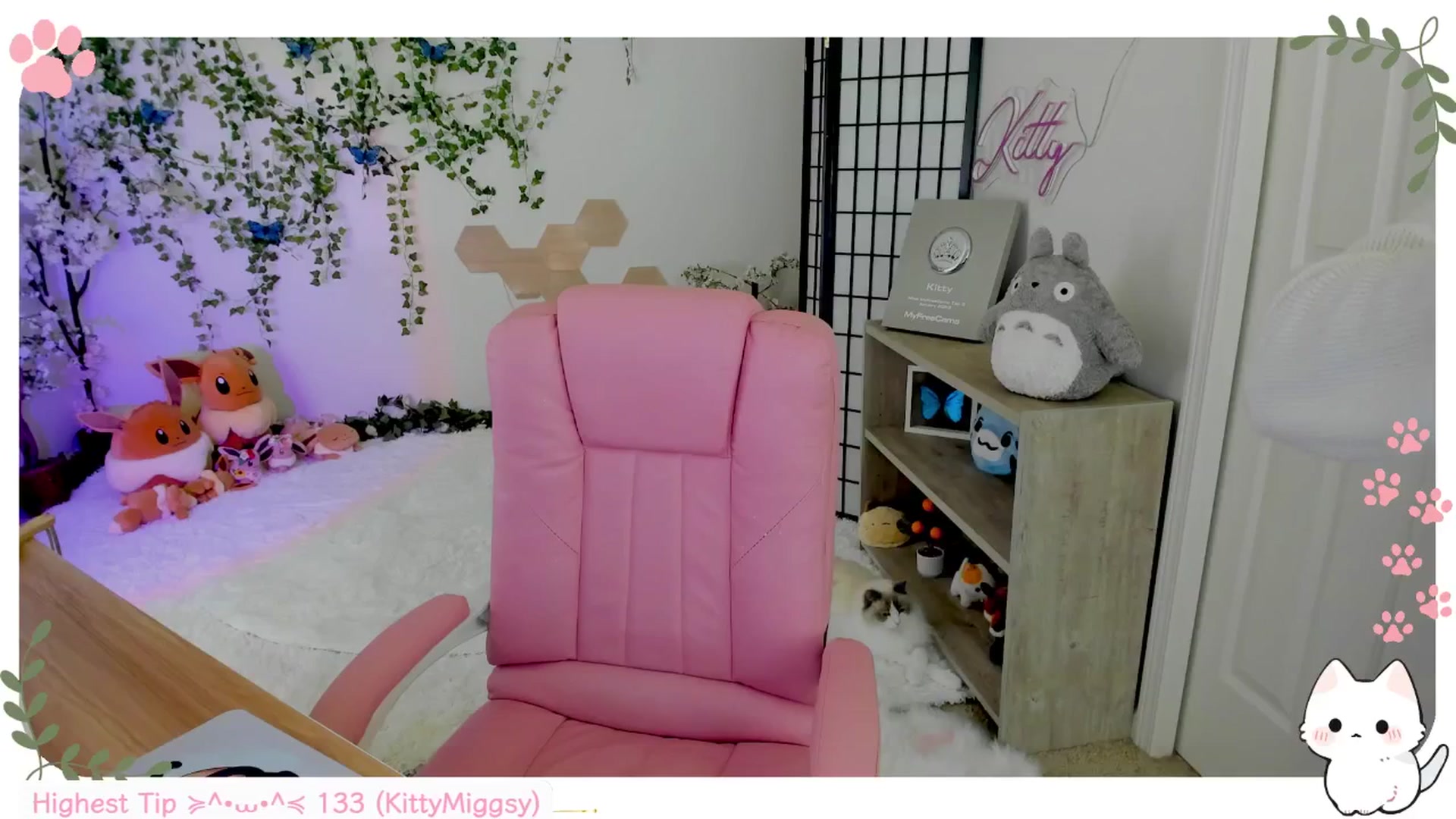 Gallery image thumbnail from Kittenyx's myfreecams stream on, 09/15/2025, 06:29 image 19 of 20