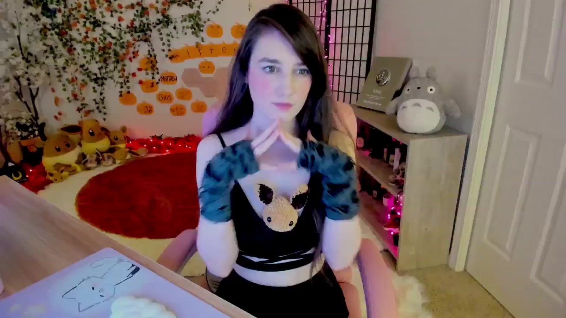 Gallery image thumbnail from Kittenyx's myfreecams stream on, 10/19/2025, 06:36 image 7 of 20
