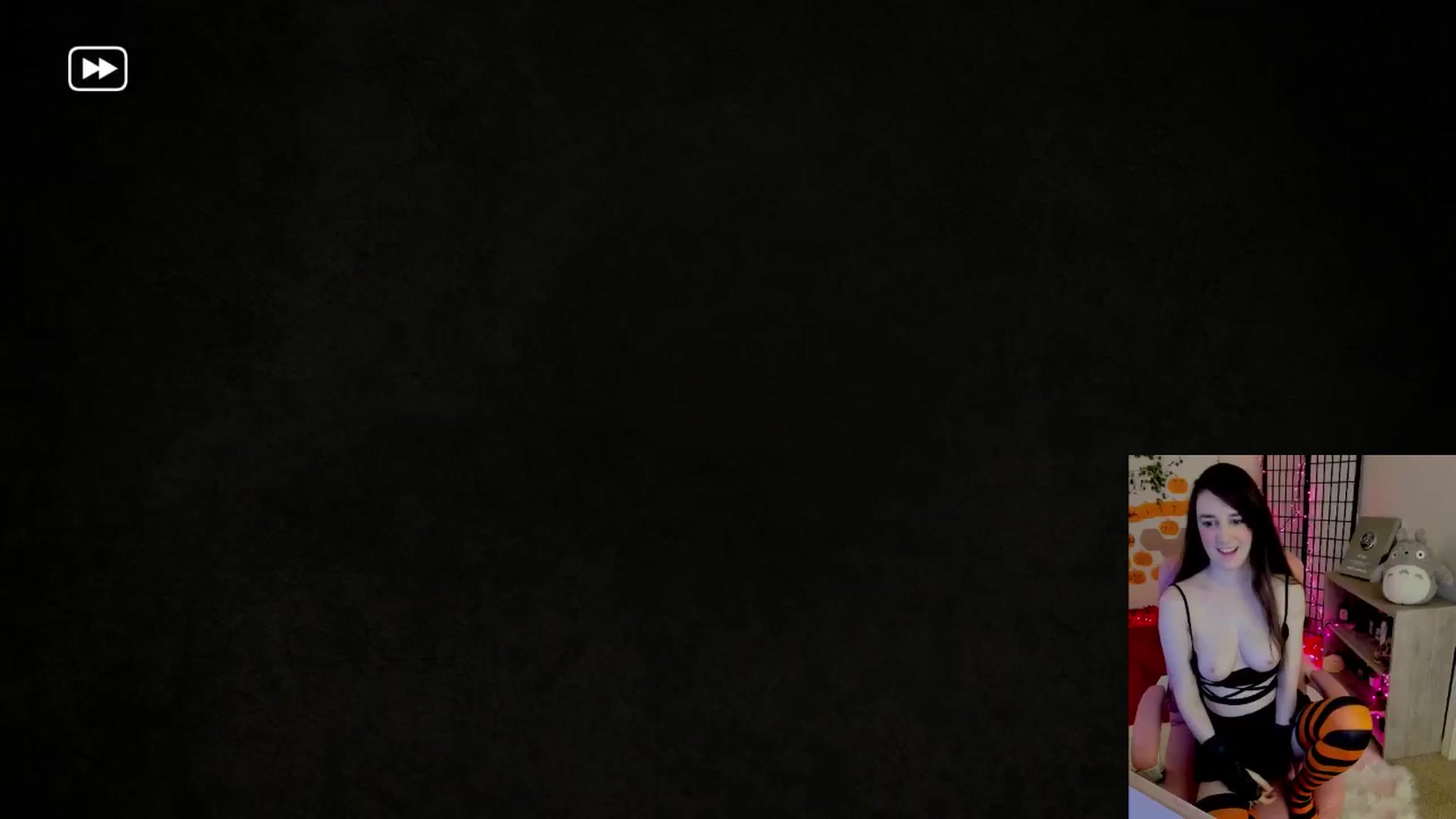Gallery image thumbnail from Kittenyx's myfreecams stream on, 10/19/2025, 07:59 image 9 of 20
