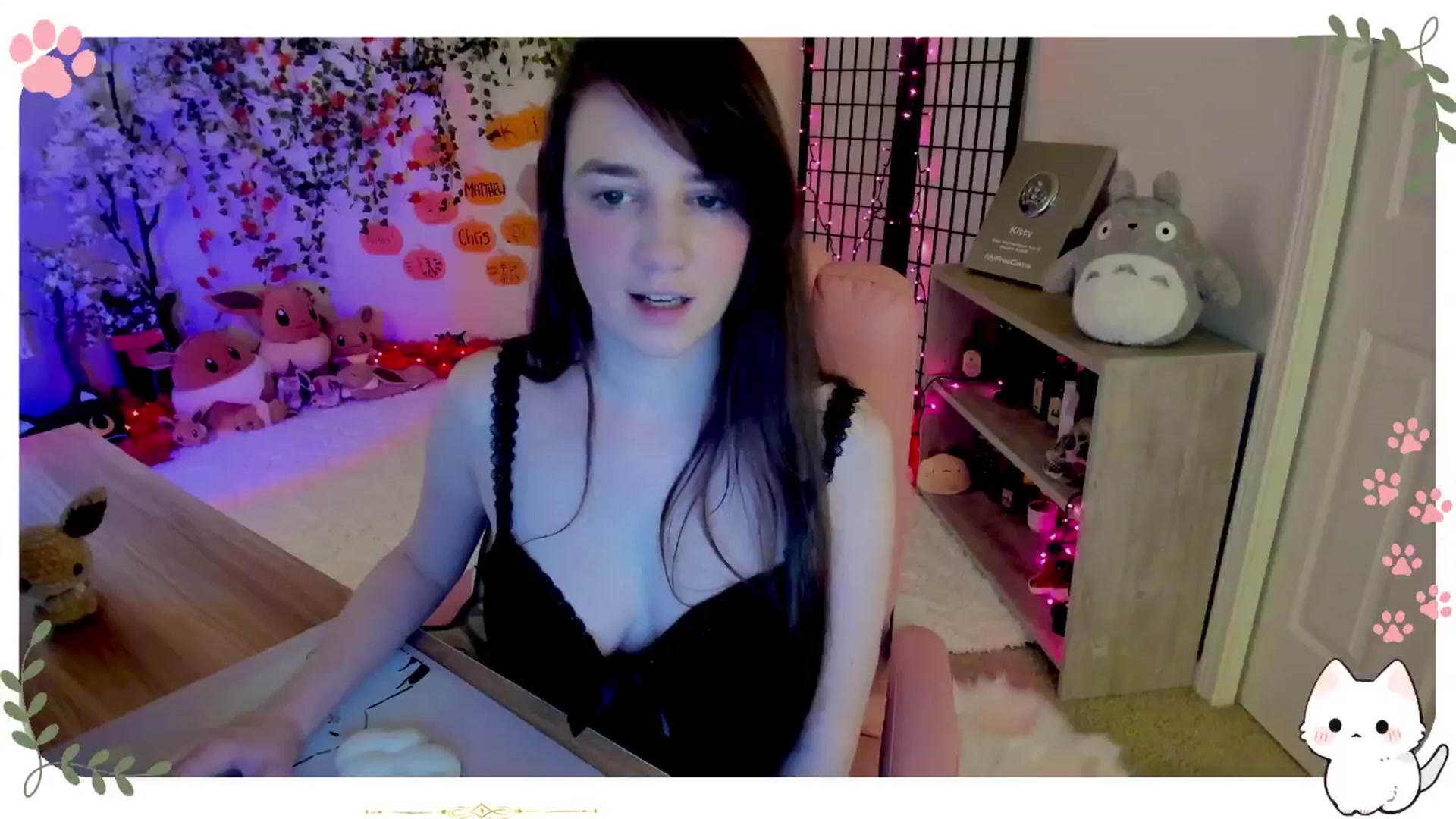 Gallery image thumbnail from Kittenyx's myfreecams stream on, 10/22/2025, 06:44 image 11 of 20