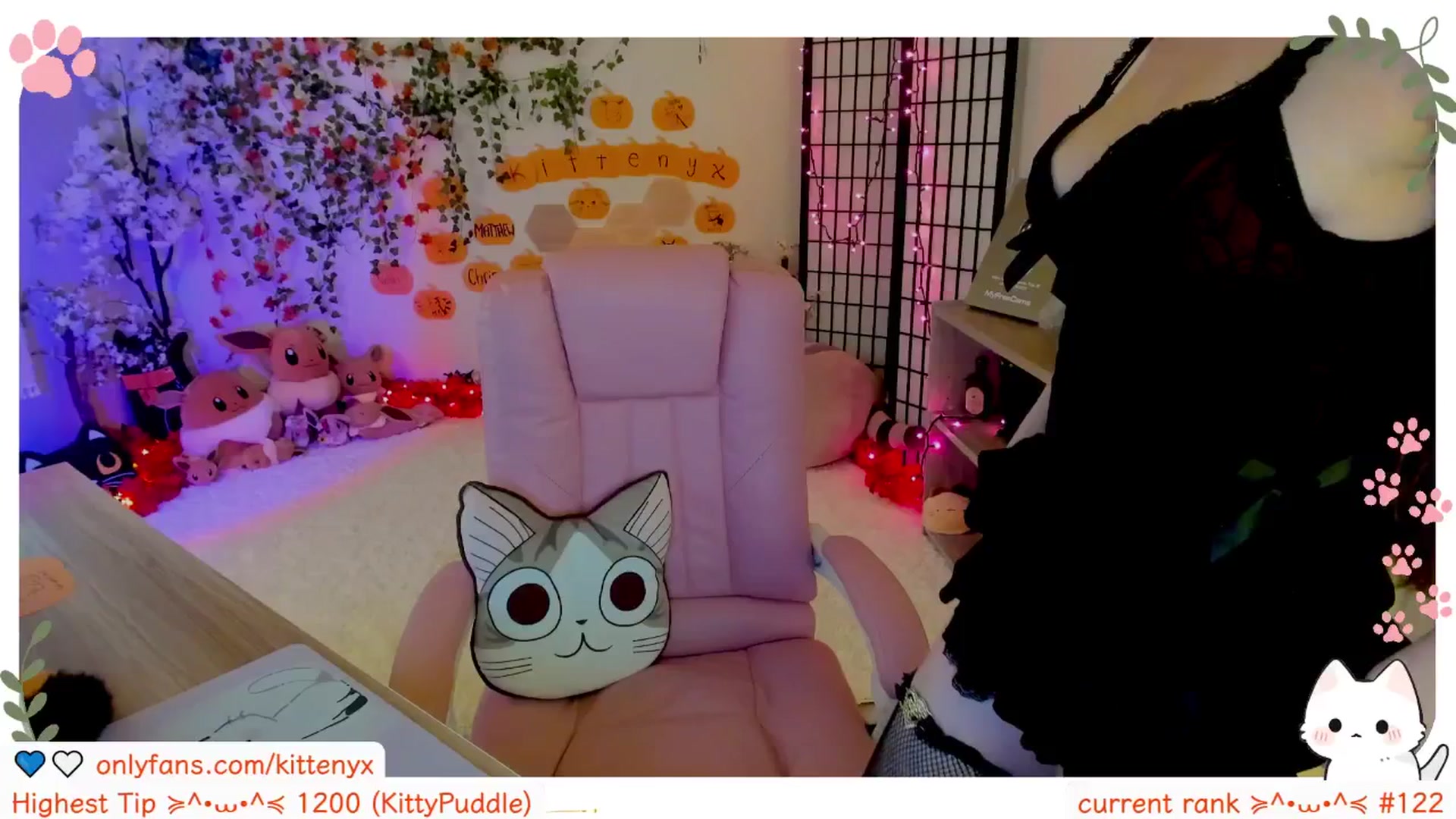 Gallery image thumbnail from Kittenyx's myfreecams stream on, 10/26/2025, 08:46 image 10 of 20