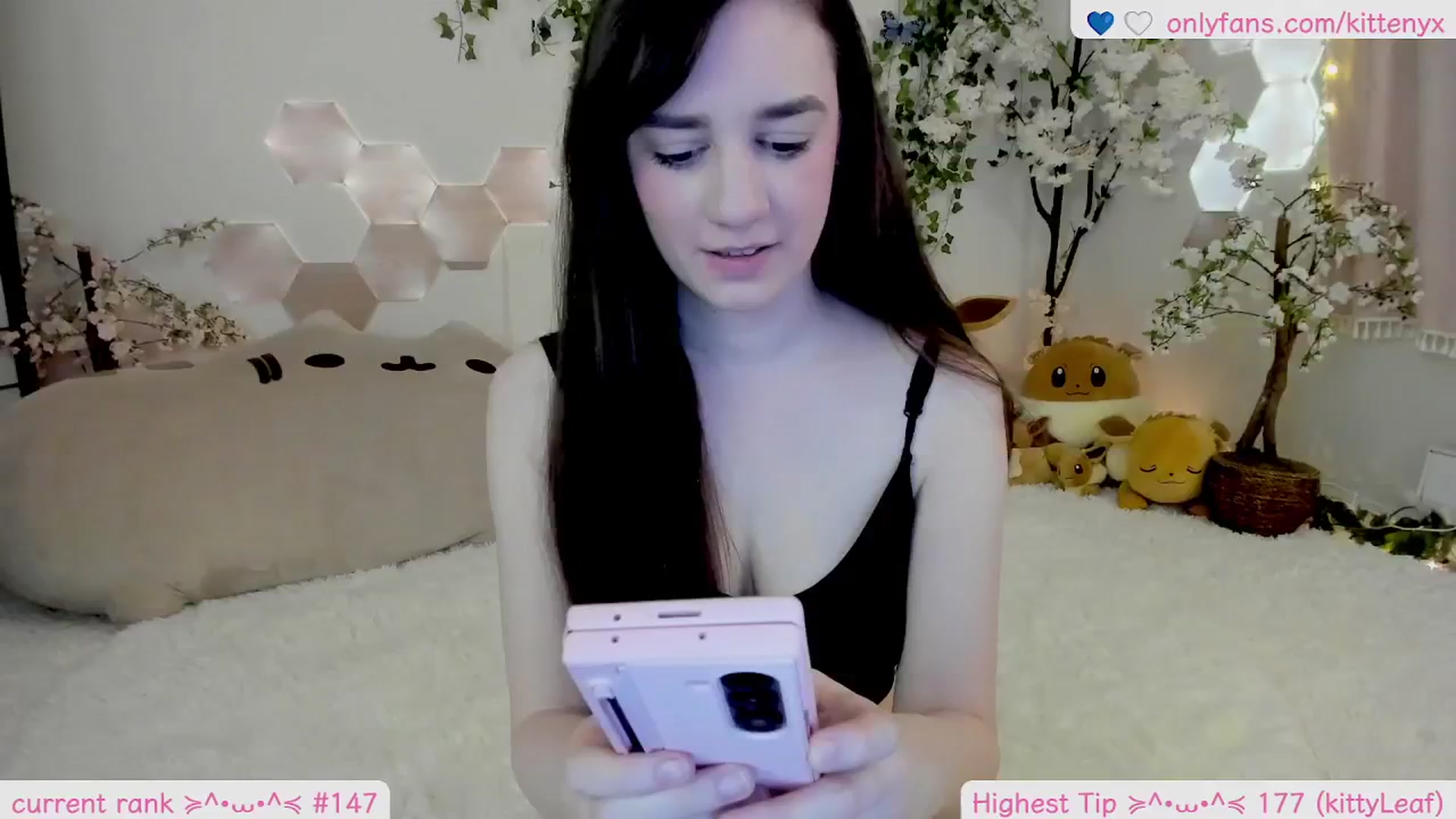Gallery image thumbnail from Kittenyx's myfreecams stream on, 01/18/2026, 09:14 image 11 of 20