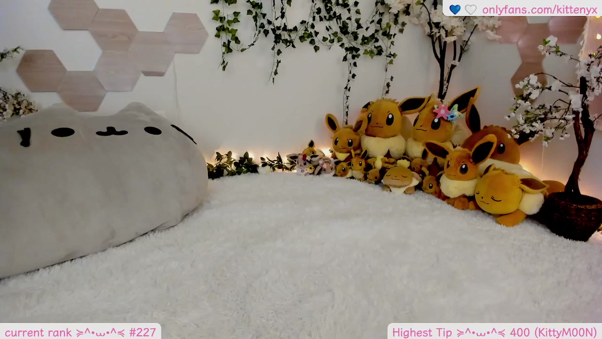 Gallery image thumbnail from Kittenyx's myfreecams stream on, 03/31/2026, 07:20 image 15 of 20