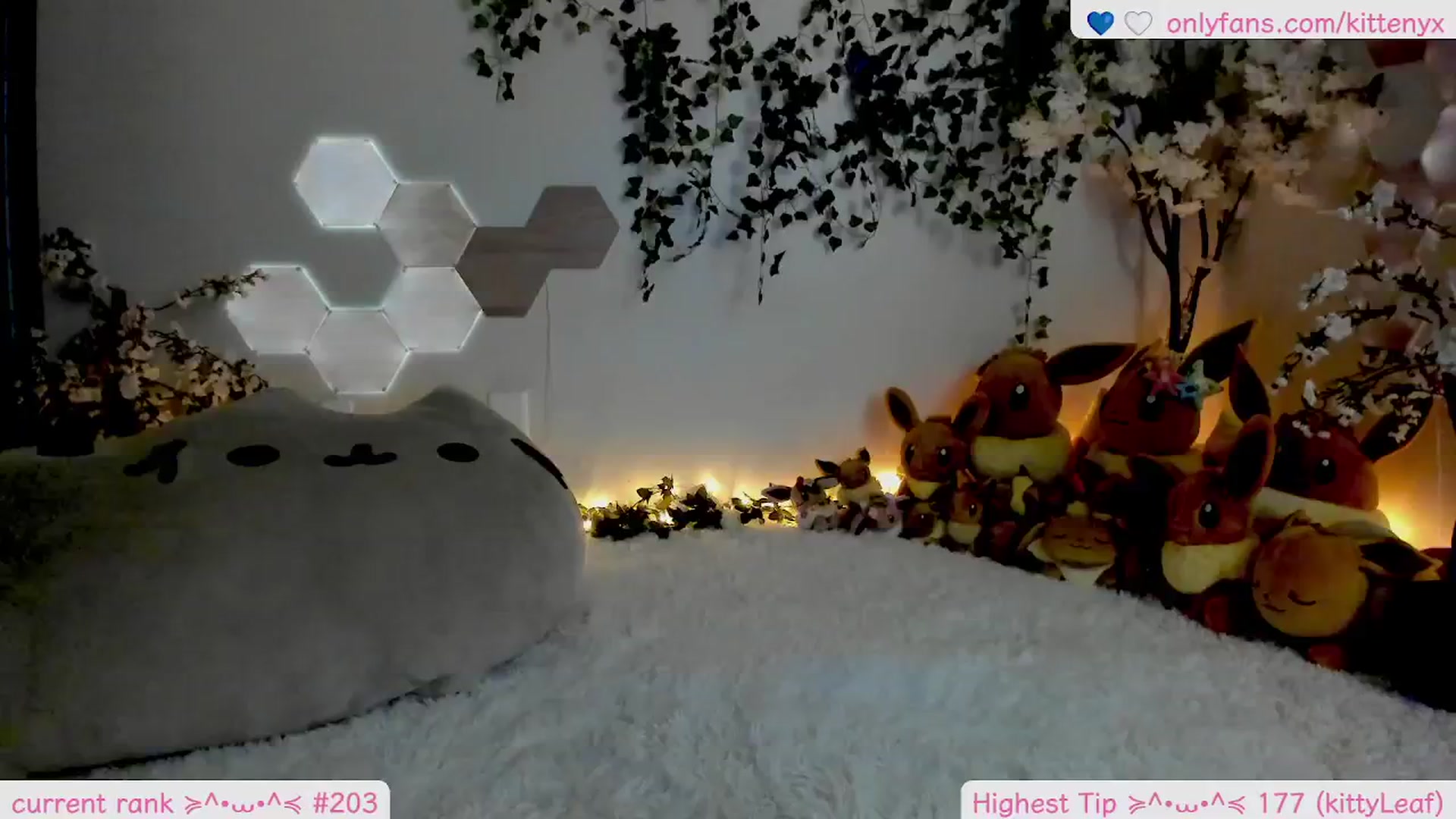 Gallery image thumbnail from Kittenyx's myfreecams stream on, 04/18/2026, 08:08 image 2 of 20