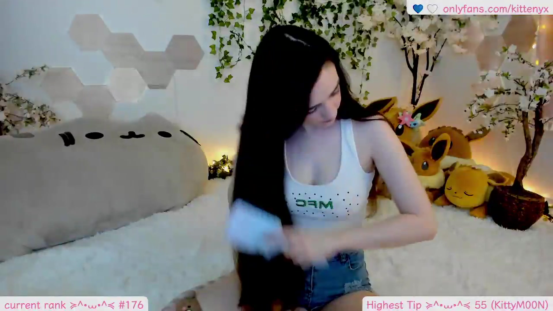 Gallery image thumbnail from Kittenyx's myfreecams stream on, 04/25/2026, 06:58 image 2 of 20