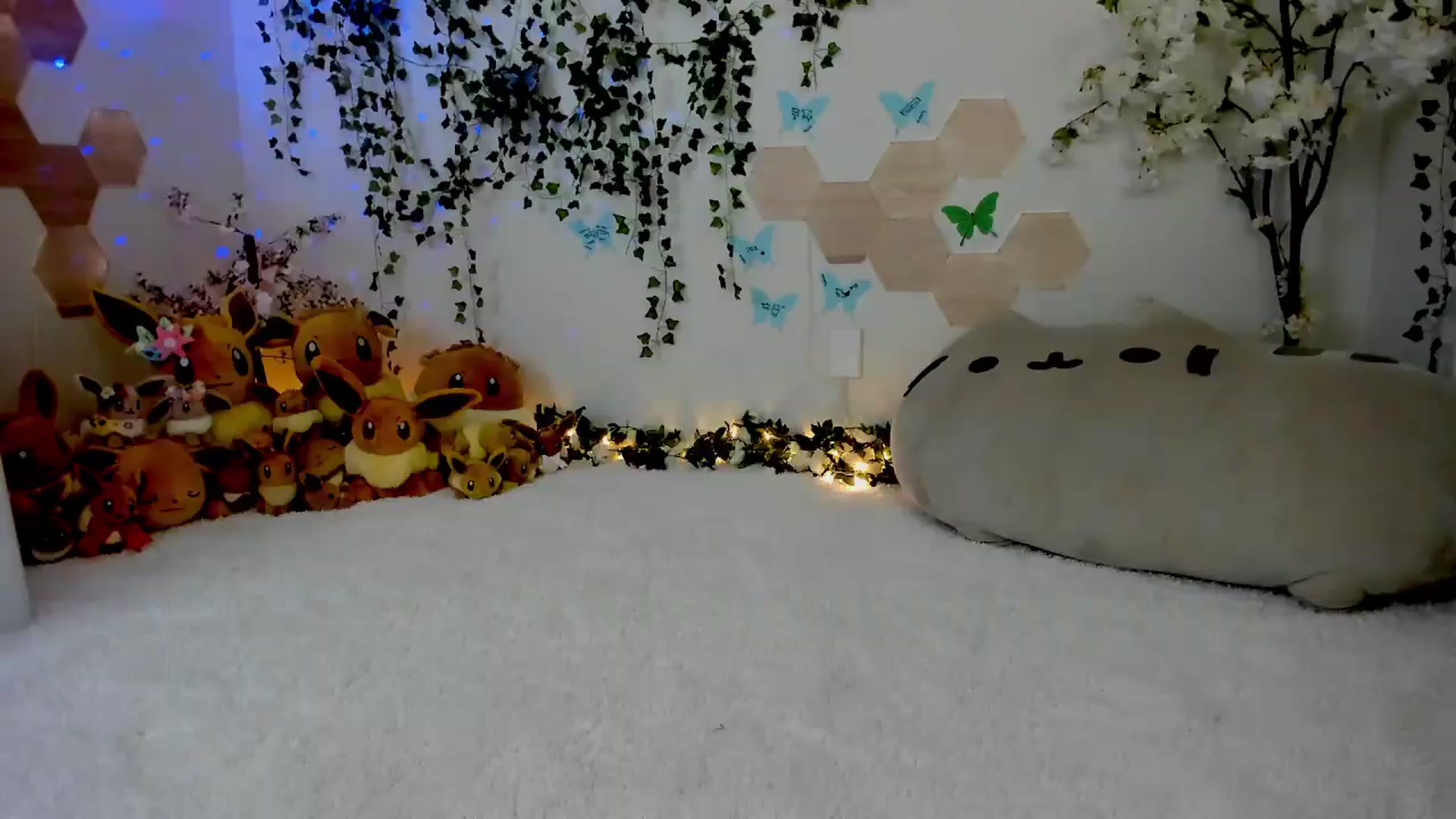 Gallery image thumbnail from Kittenyx's myfreecams stream on, 08/07/2026, 07:21 image 11 of 20