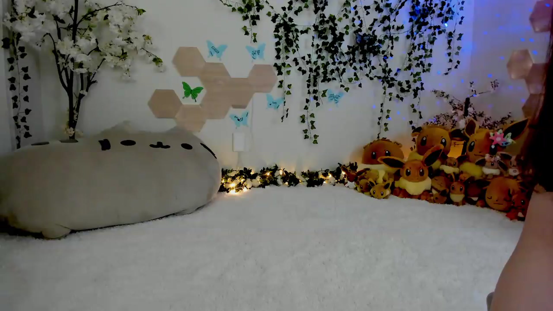 Gallery image thumbnail from Kittenyx's myfreecams stream on, 08/07/2026, 07:21 image 3 of 20