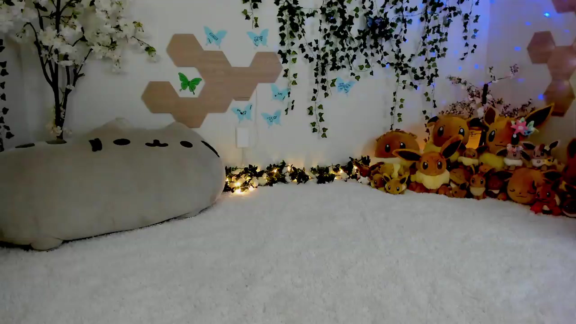 Gallery image thumbnail from Kittenyx's myfreecams stream on, 08/08/2026, 05:21 image 19 of 20