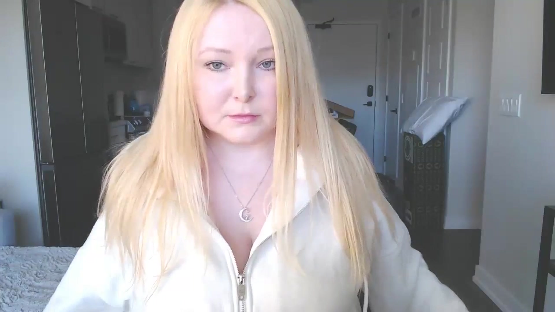 Gallery image thumbnail from Kittie's myfreecams stream on, 11/12/2024, 20:57 image 8 of 20
