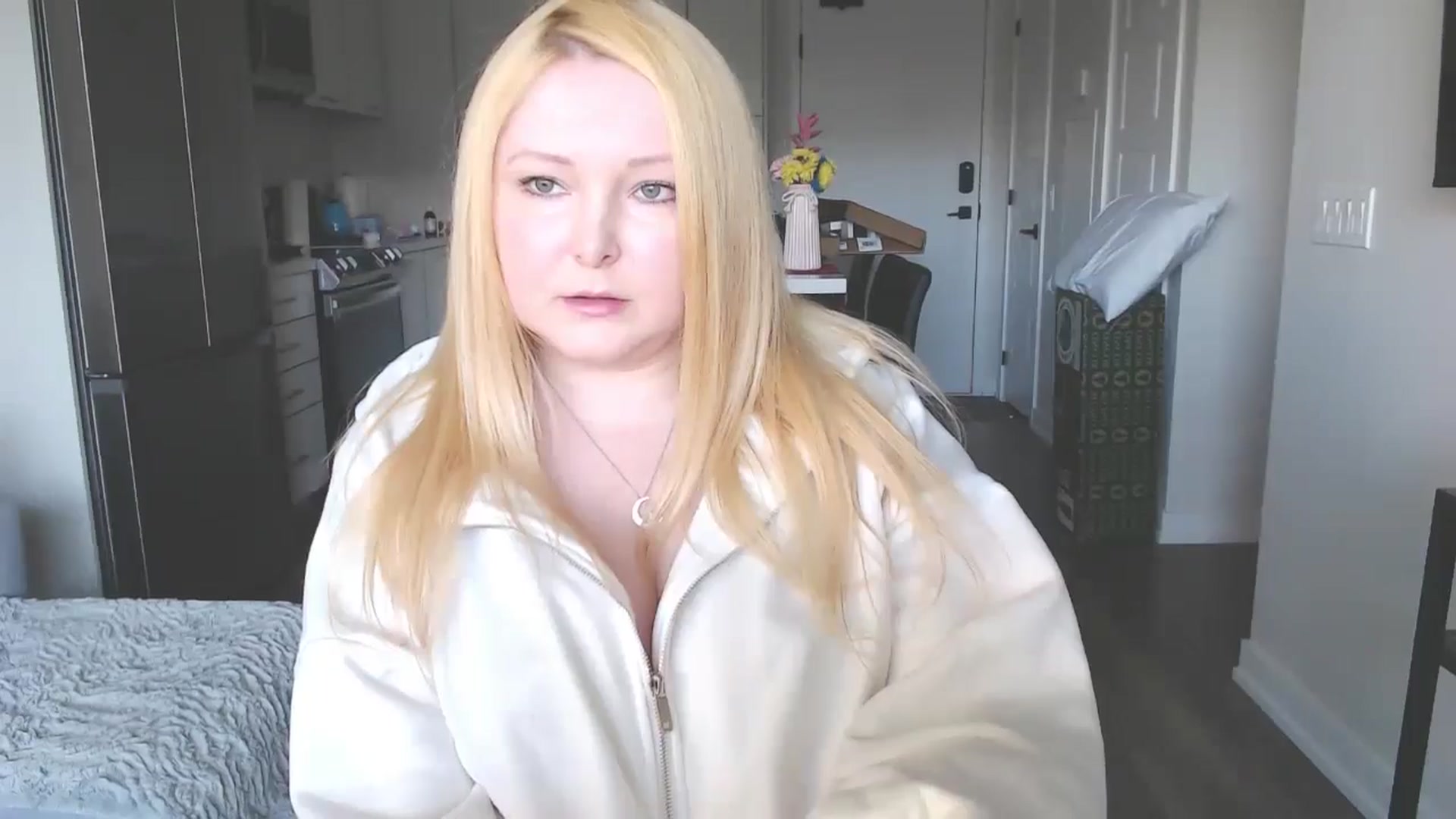Gallery image thumbnail from Kittie's myfreecams stream on, 11/12/2024, 20:57 image 11 of 20