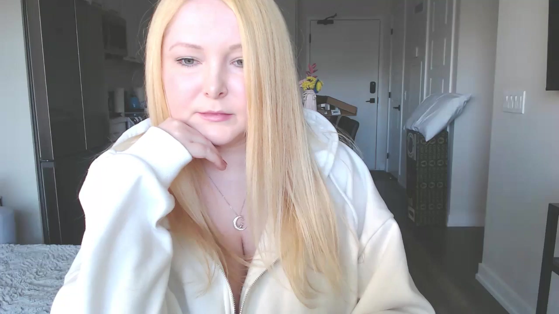 Gallery image thumbnail from Kittie's myfreecams stream on, 11/12/2024, 20:57 image 10 of 20