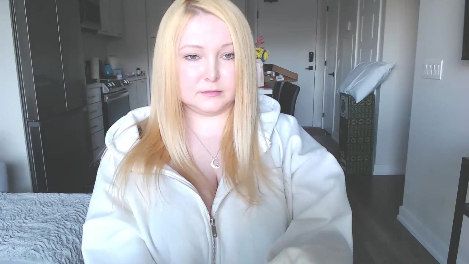 Gallery image thumbnail from Kittie's myfreecams stream on, 11/12/2024, 20:57 image 14 of 20