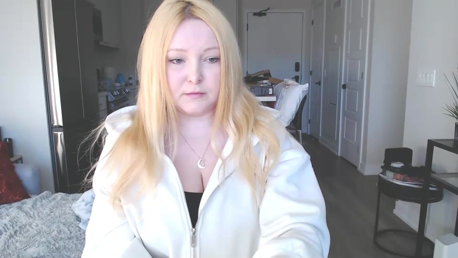 Gallery image thumbnail from Kittie's myfreecams stream on, 11/18/2024, 19:35 image 7 of 20
