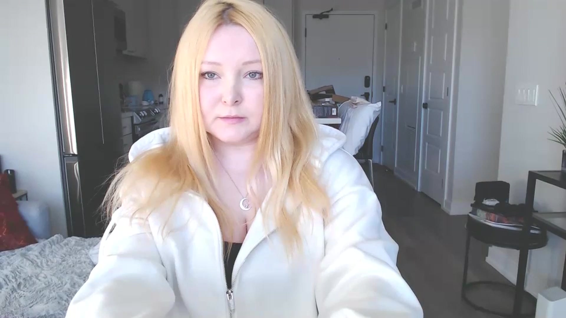 Gallery image thumbnail from Kittie's myfreecams stream on, 11/18/2024, 19:35 image 15 of 20