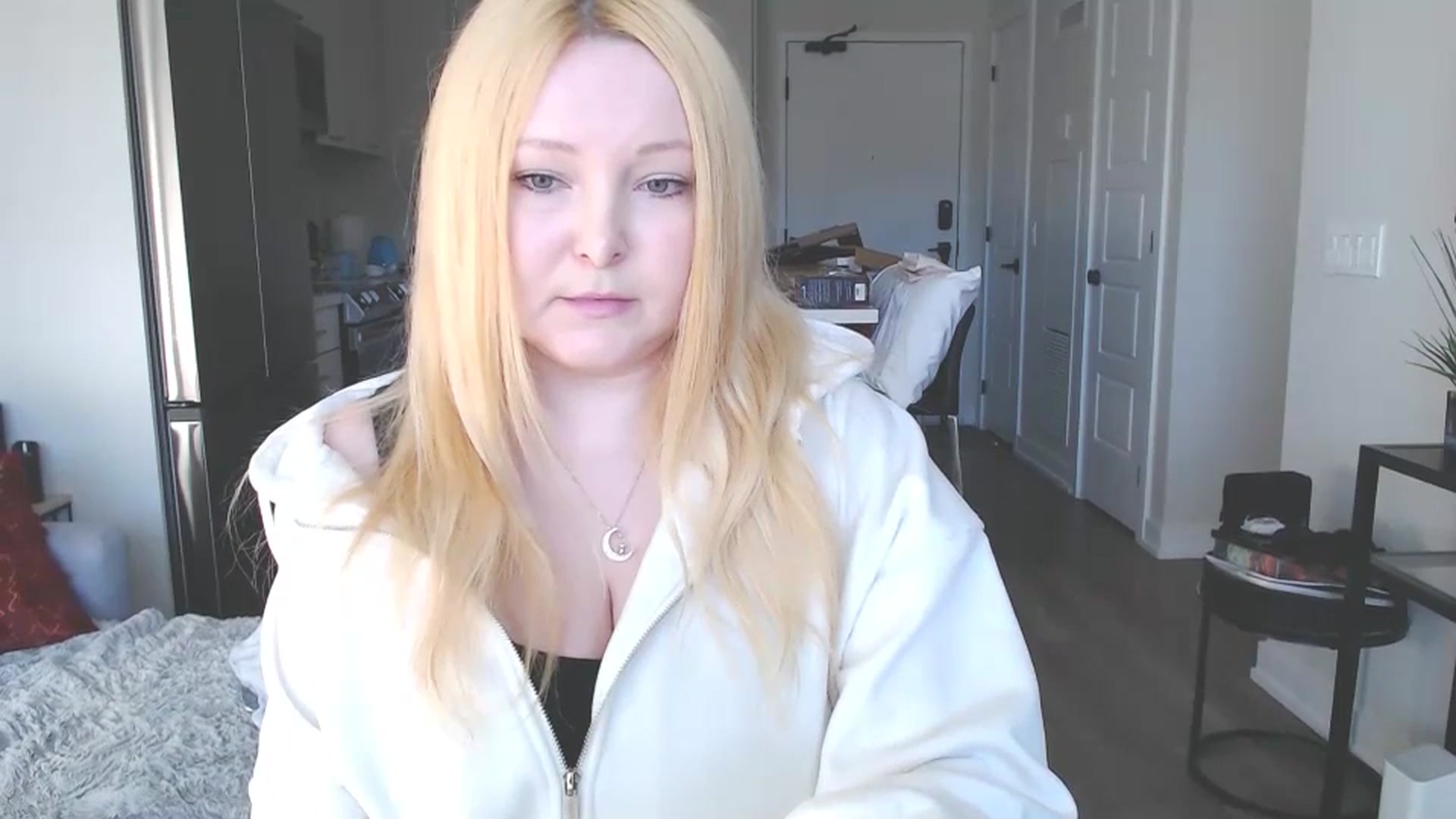 Gallery image thumbnail from Kittie's myfreecams stream on, 11/18/2024, 19:35 image 2 of 20