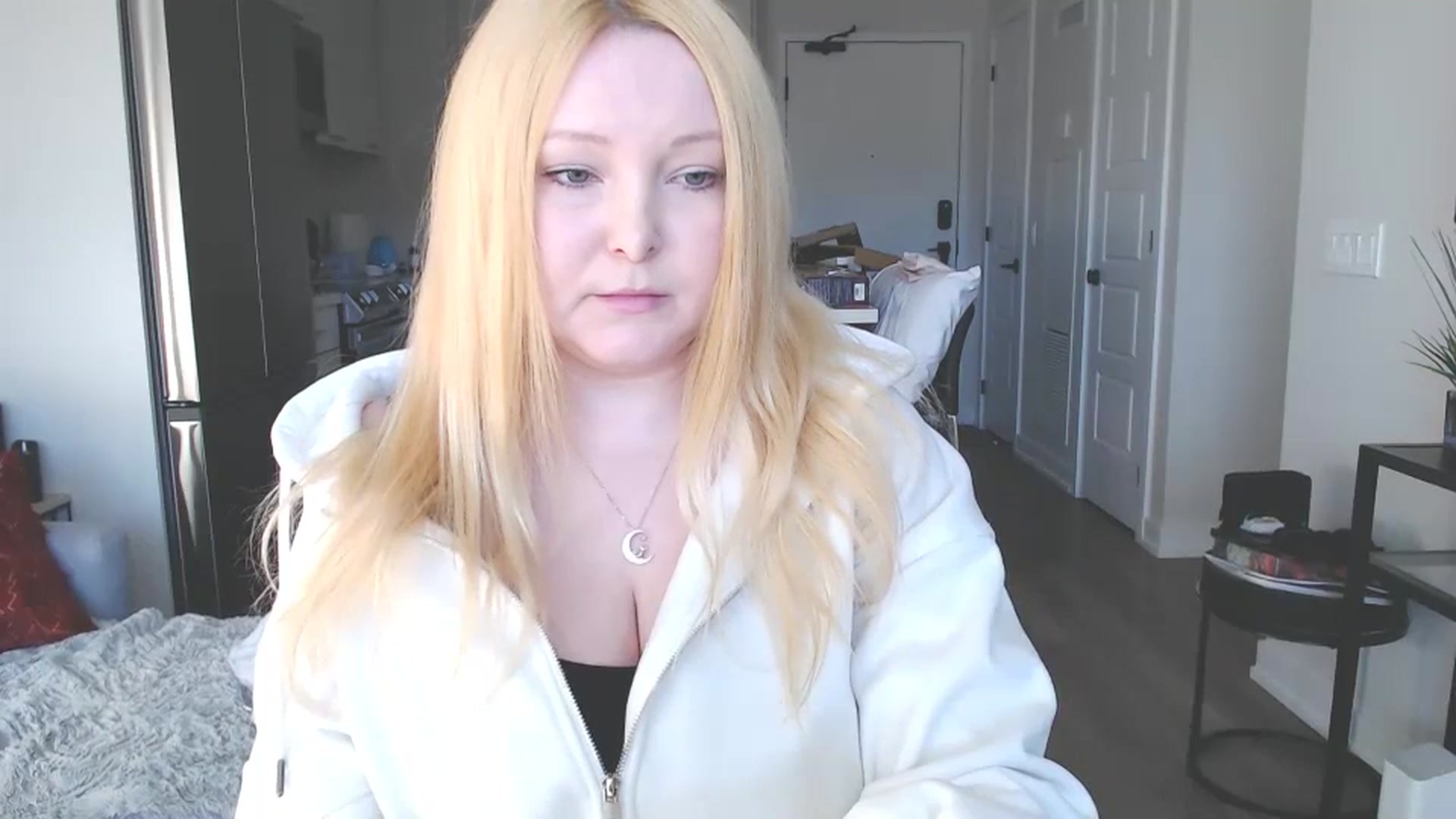 Gallery image thumbnail from Kittie's myfreecams stream on, 11/18/2024, 19:35 image 4 of 20