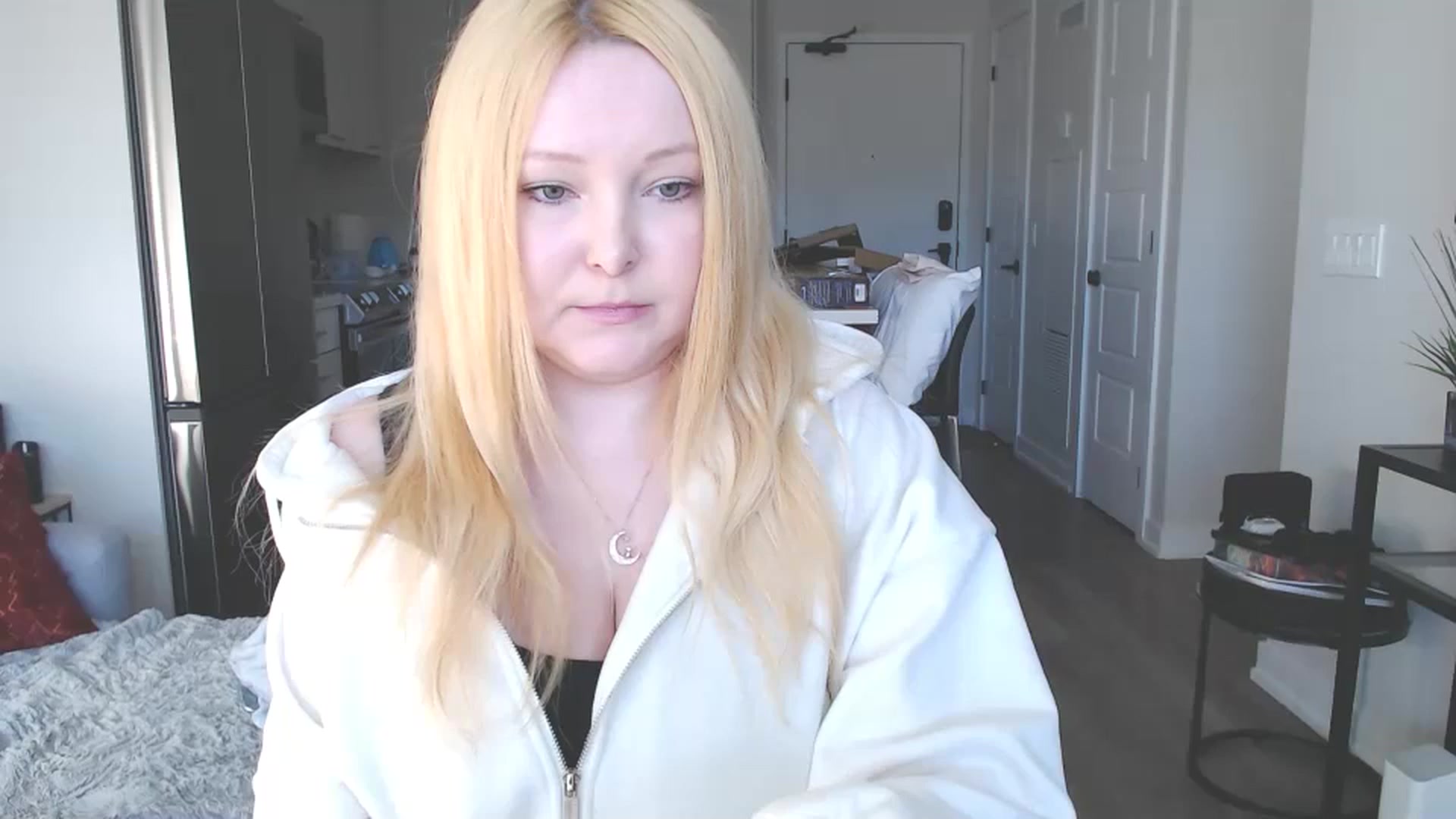 Gallery image thumbnail from Kittie's myfreecams stream on, 11/18/2024, 19:35 image 1 of 20