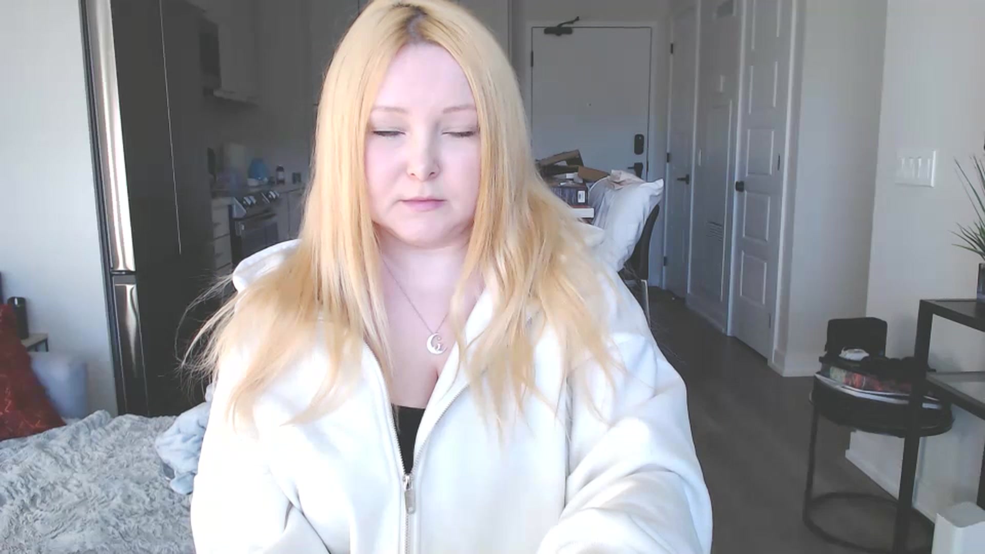 Gallery image thumbnail from Kittie's myfreecams stream on, 11/18/2024, 19:35 image 10 of 20