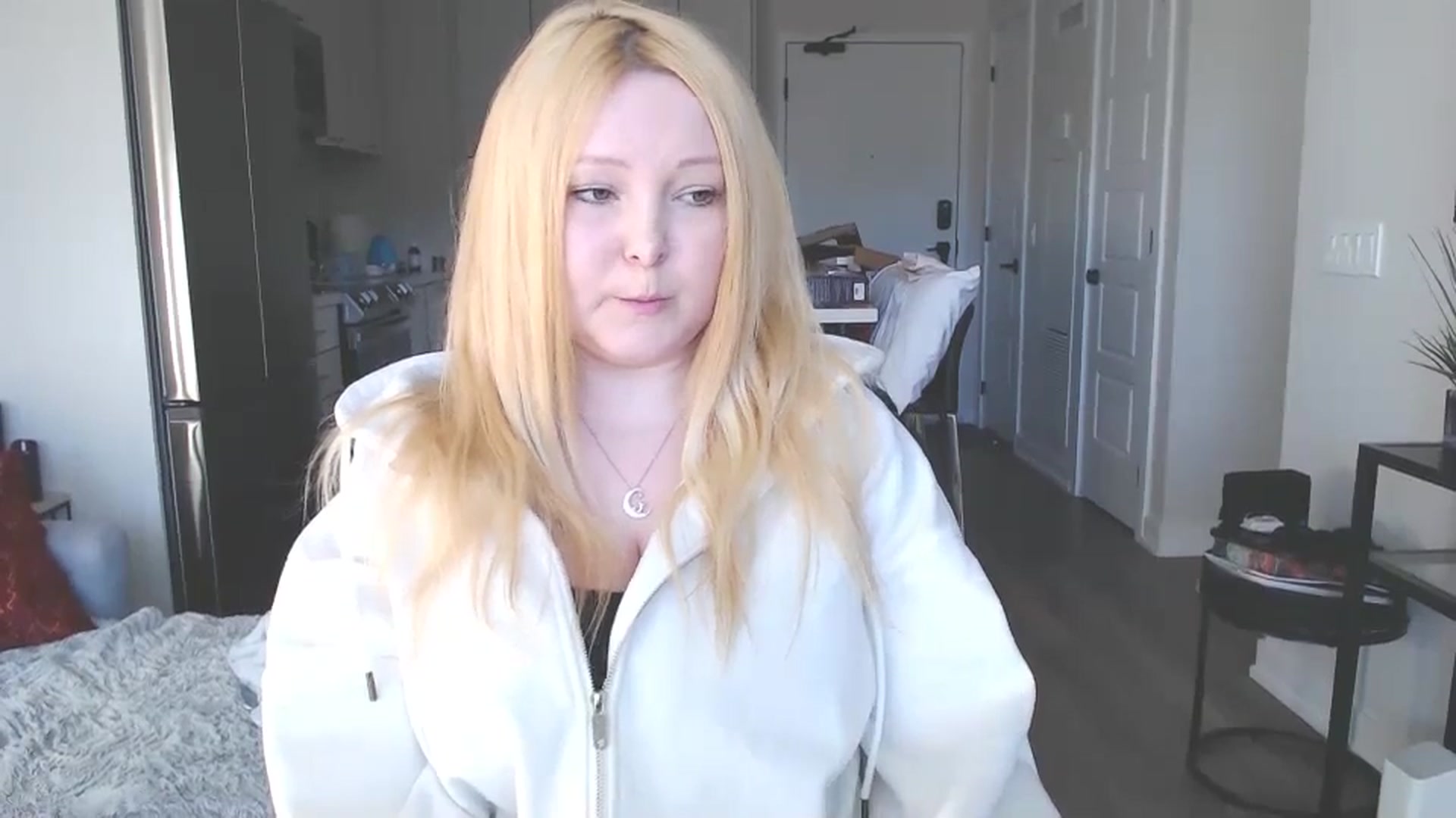 Gallery image thumbnail from Kittie's myfreecams stream on, 11/18/2024, 19:35 image 11 of 20