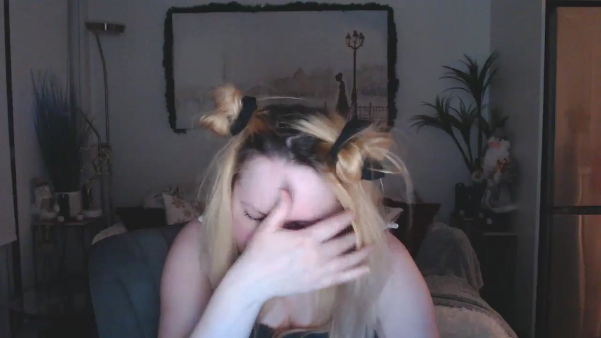 Gallery image thumbnail from Kittie's myfreecams stream on, 03/06/2025, 09:21 image 4 of 20