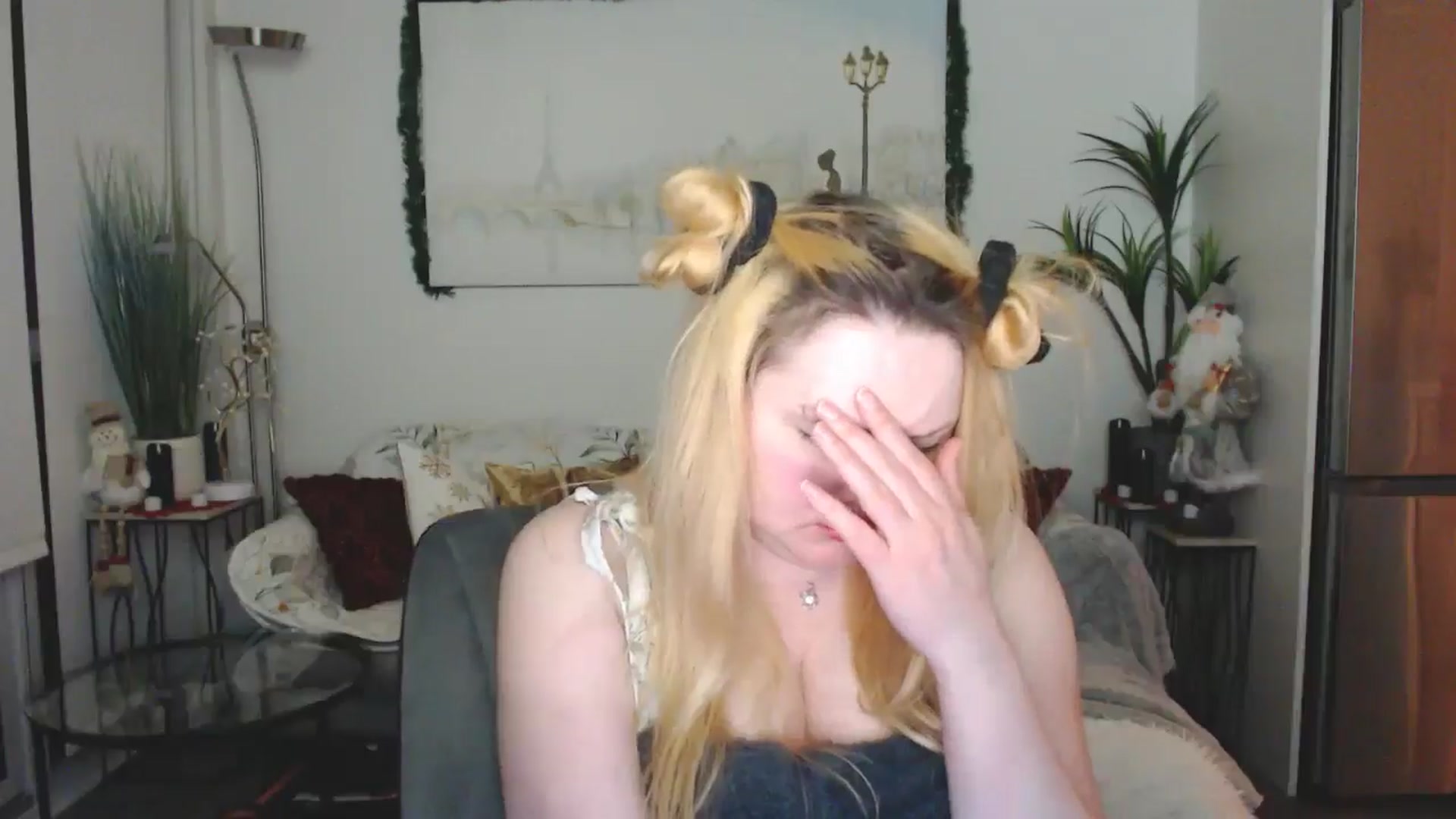 Gallery image thumbnail from Kittie's myfreecams stream on, 03/06/2025, 09:21 image 16 of 20
