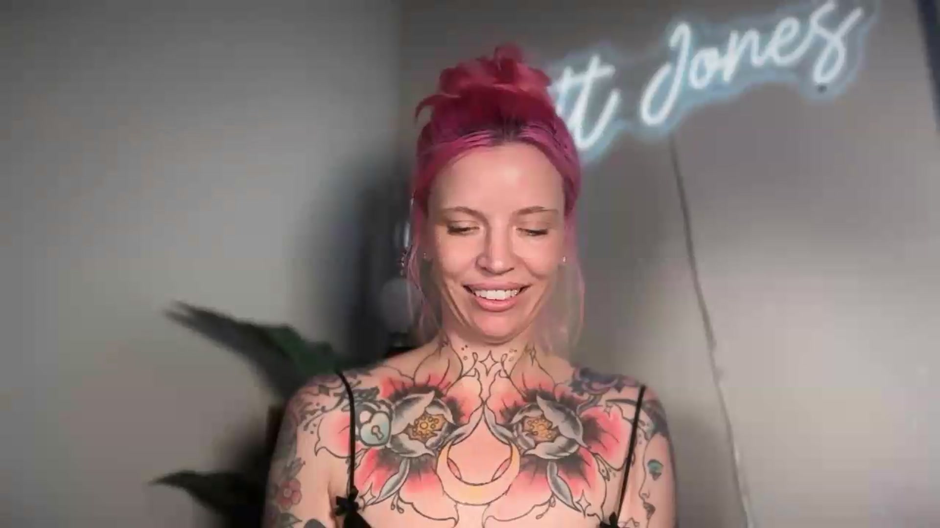 Gallery image thumbnail from Kittjones33's myfreecams stream on, 08/12/2026, 13:26 image 18 of 20