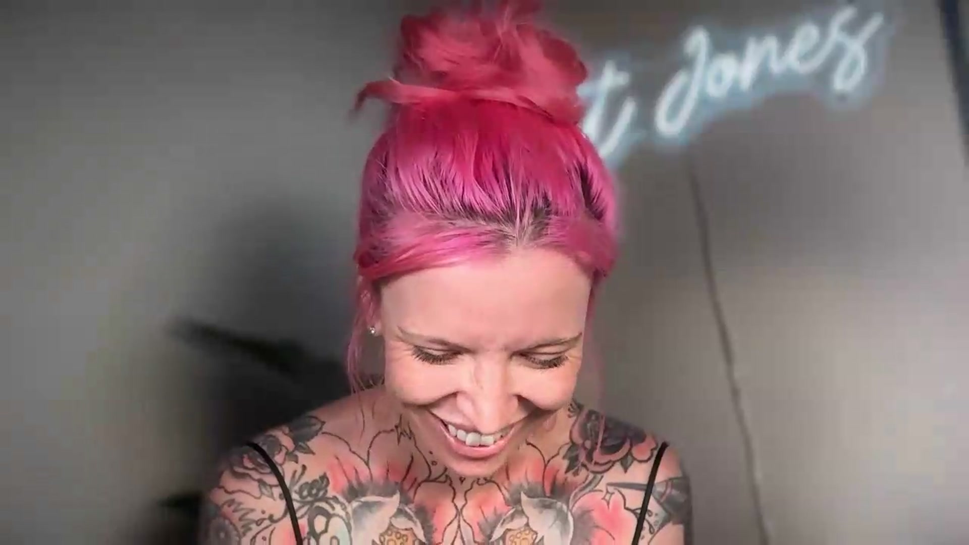 Gallery image thumbnail from Kittjones33's myfreecams stream on, 08/12/2026, 13:26 image 16 of 20