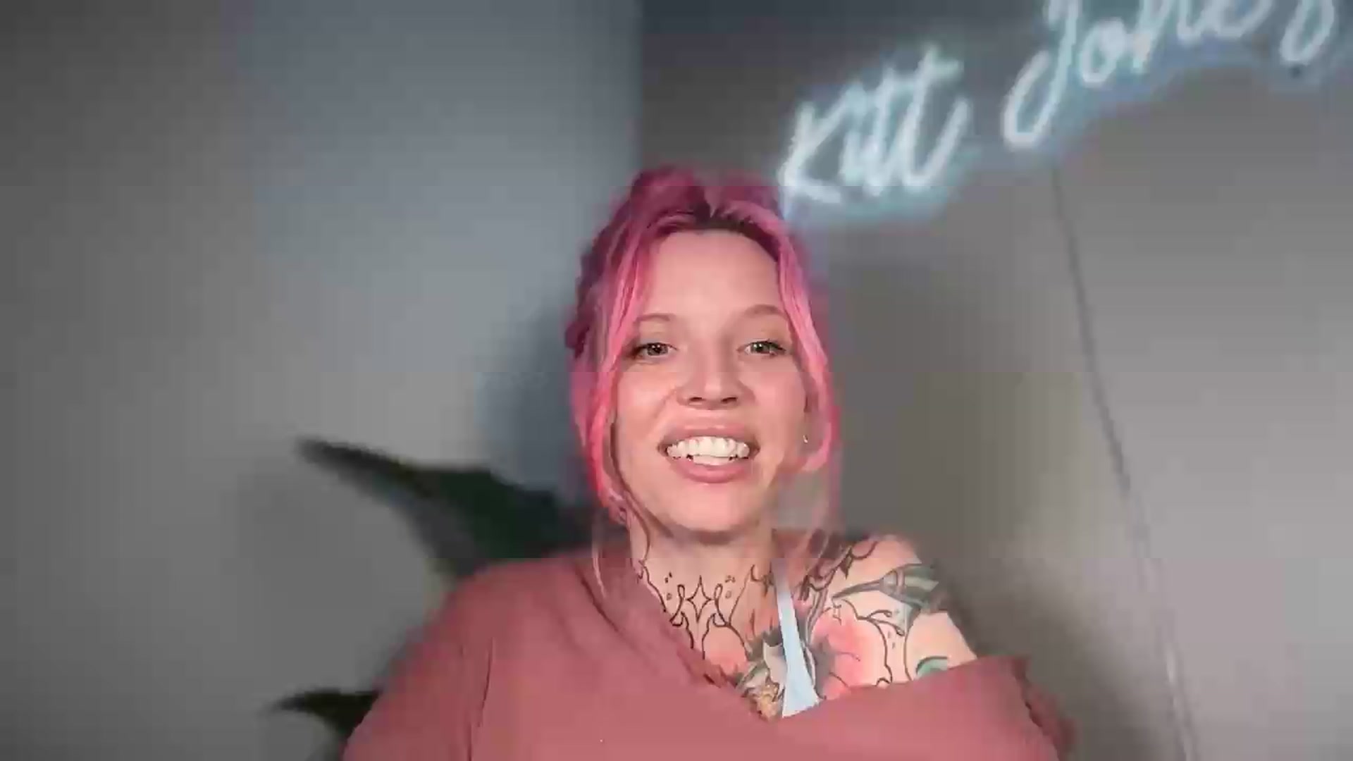 Gallery image thumbnail from Kittjones33's myfreecams stream on, 08/12/2026, 21:04 image 3 of 20