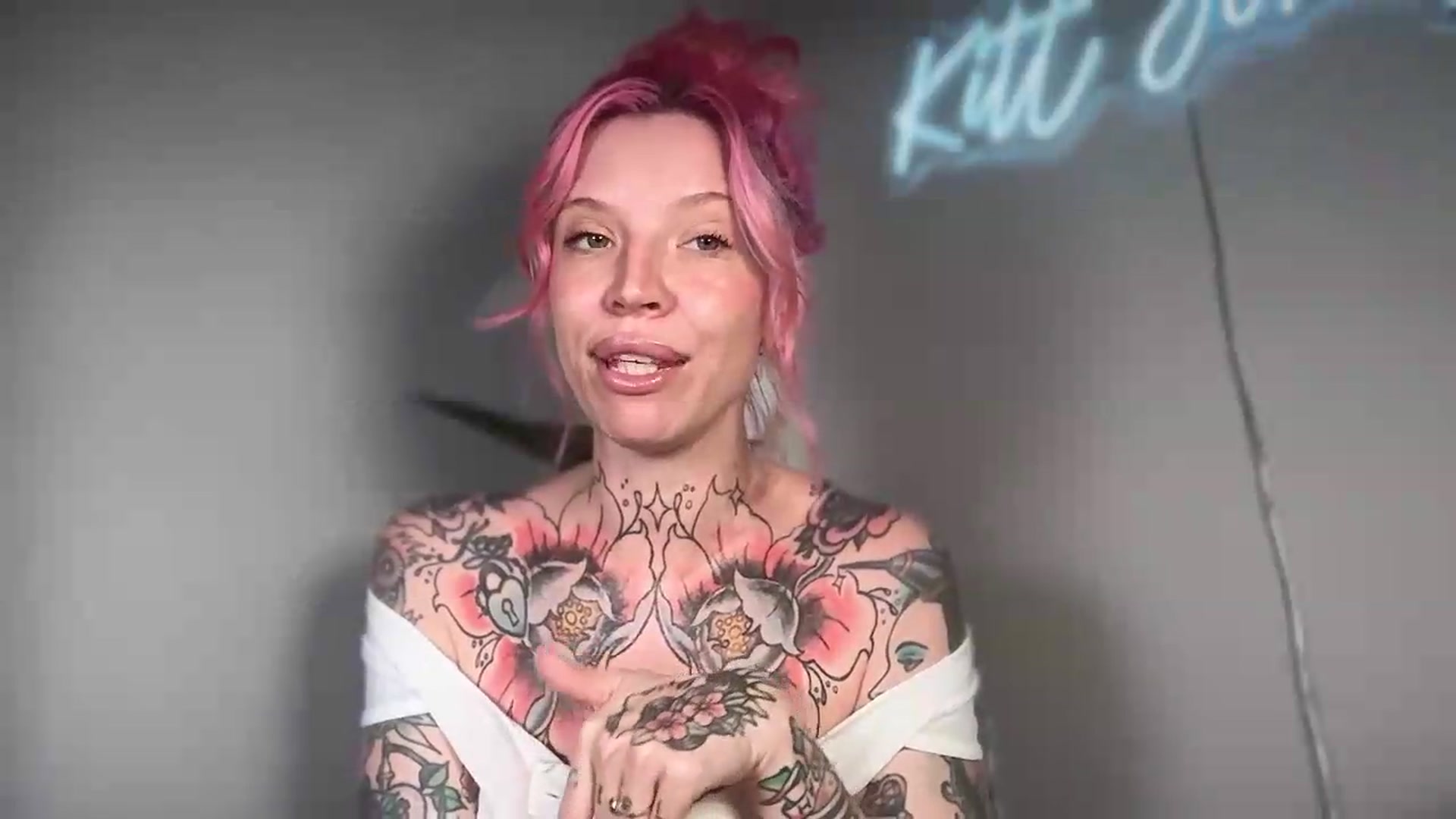 Gallery image thumbnail from Kittjones33's myfreecams stream on, 08/13/2026, 13:05 image 4 of 20