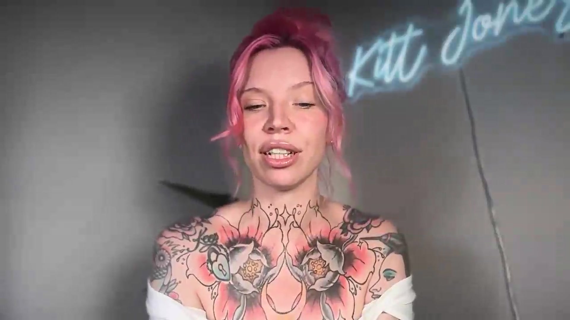 Gallery image thumbnail from Kittjones33's myfreecams stream on, 08/13/2026, 13:05 image 3 of 20
