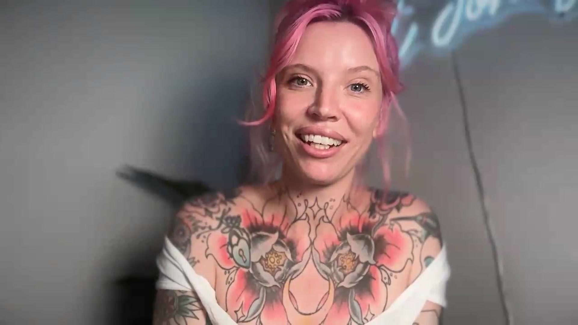 Gallery image thumbnail from Kittjones33's myfreecams stream on, 08/13/2026, 14:22 image 17 of 20
