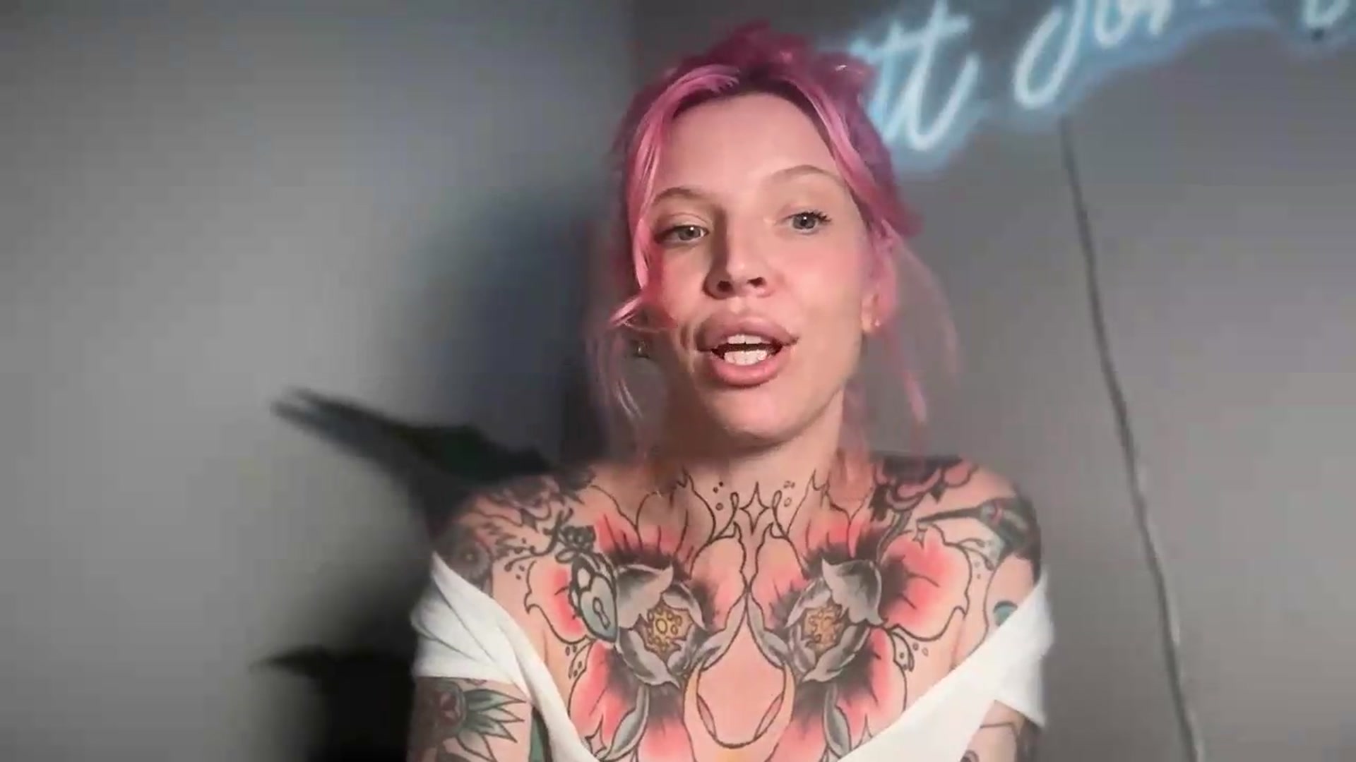 Gallery image thumbnail from Kittjones33's myfreecams stream on, 08/13/2026, 14:22 image 18 of 20