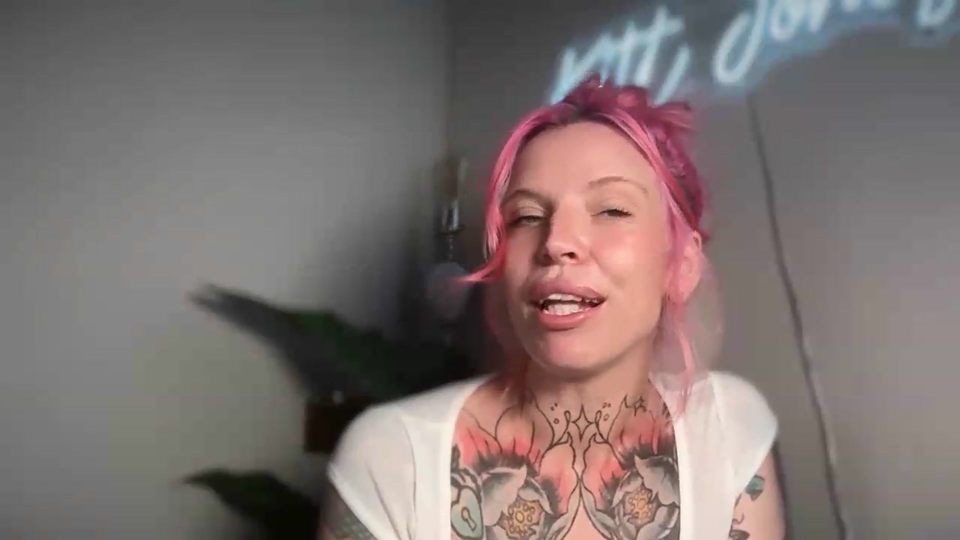 Gallery image thumbnail from Kittjones33's myfreecams stream on, 08/13/2026, 14:22 image 5 of 20