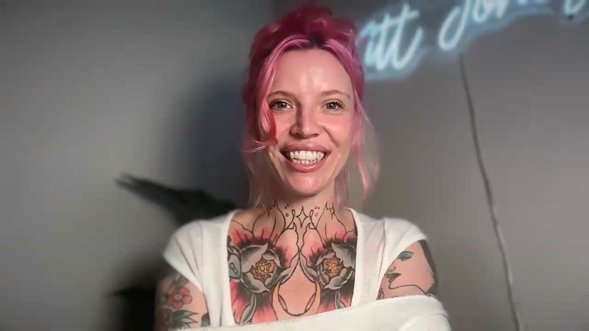 Gallery image thumbnail from Kittjones33's myfreecams stream on, 08/13/2026, 14:22 image 8 of 20
