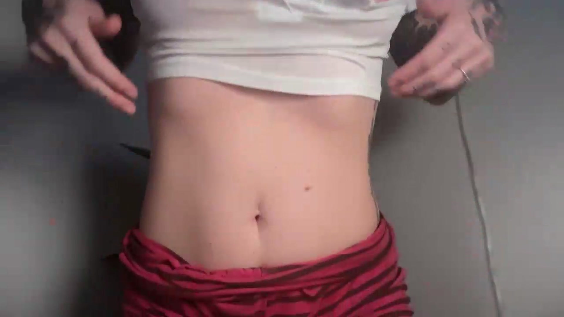 Gallery image thumbnail from Kittjones33's myfreecams stream on, 08/13/2026, 14:22 image 10 of 20