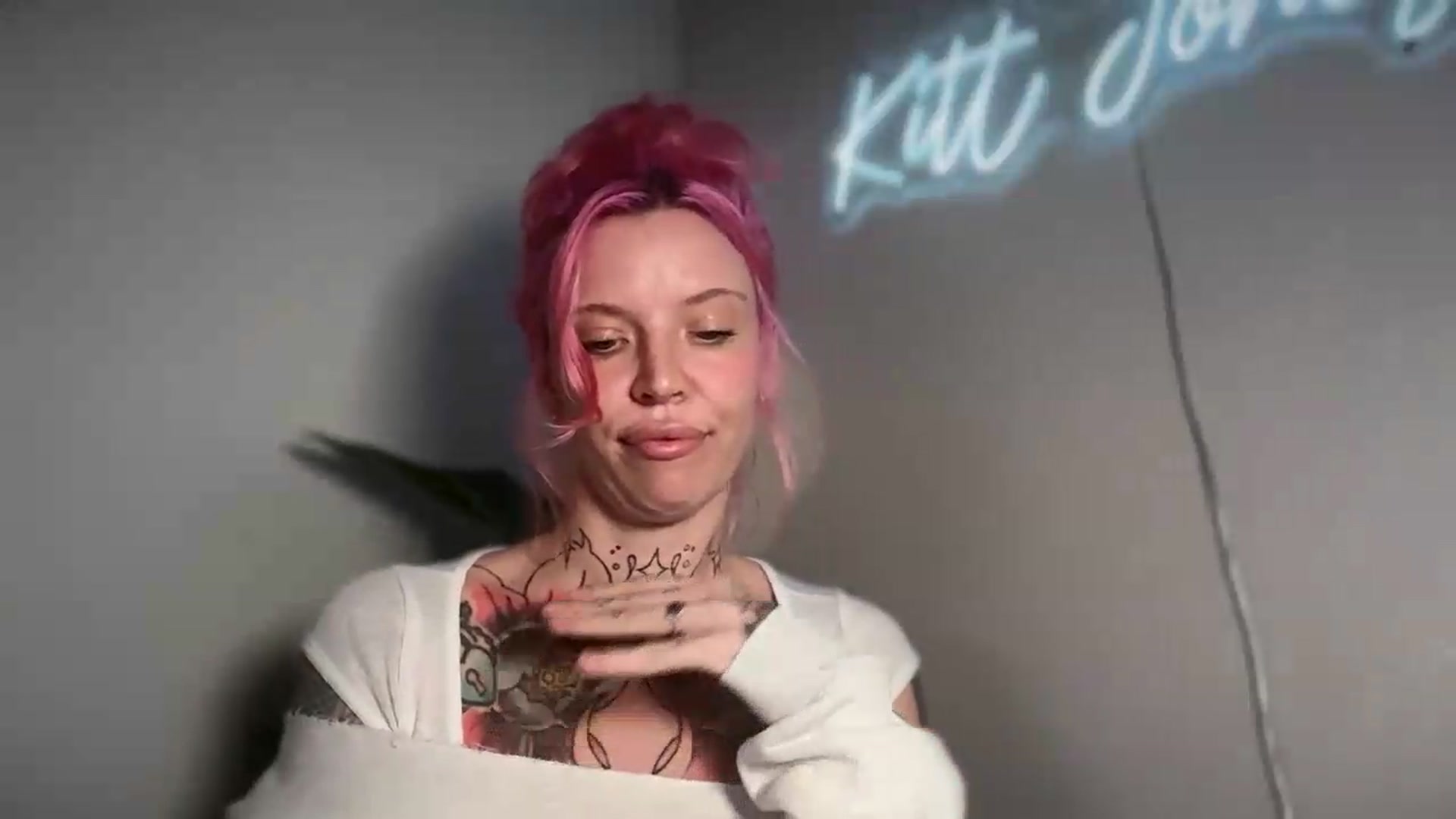 Gallery image thumbnail from Kittjones33's myfreecams stream on, 08/13/2026, 14:22 image 4 of 20