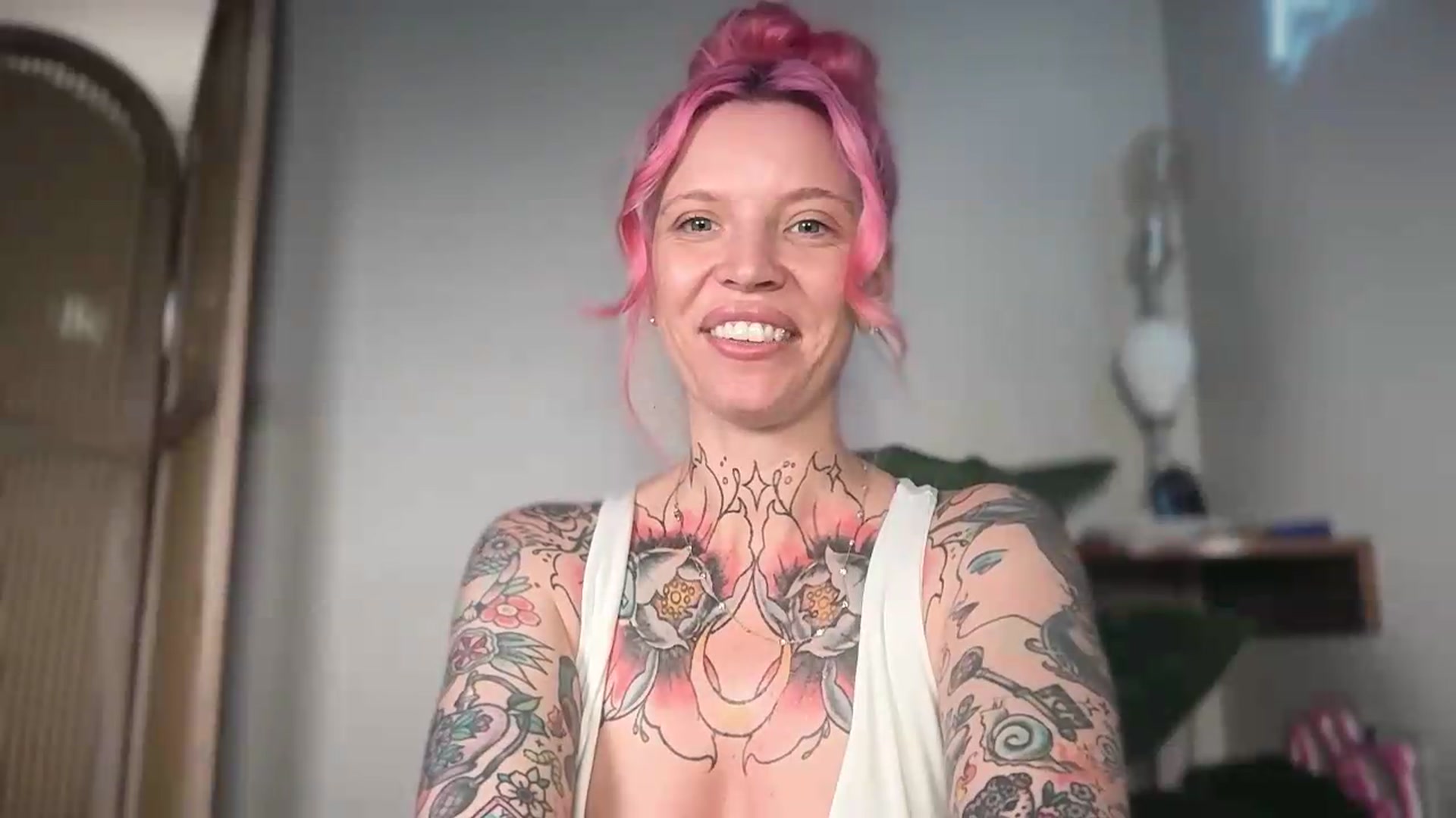 Gallery image thumbnail from Kittjones33's myfreecams stream on, 08/14/2026, 16:08 image 19 of 20