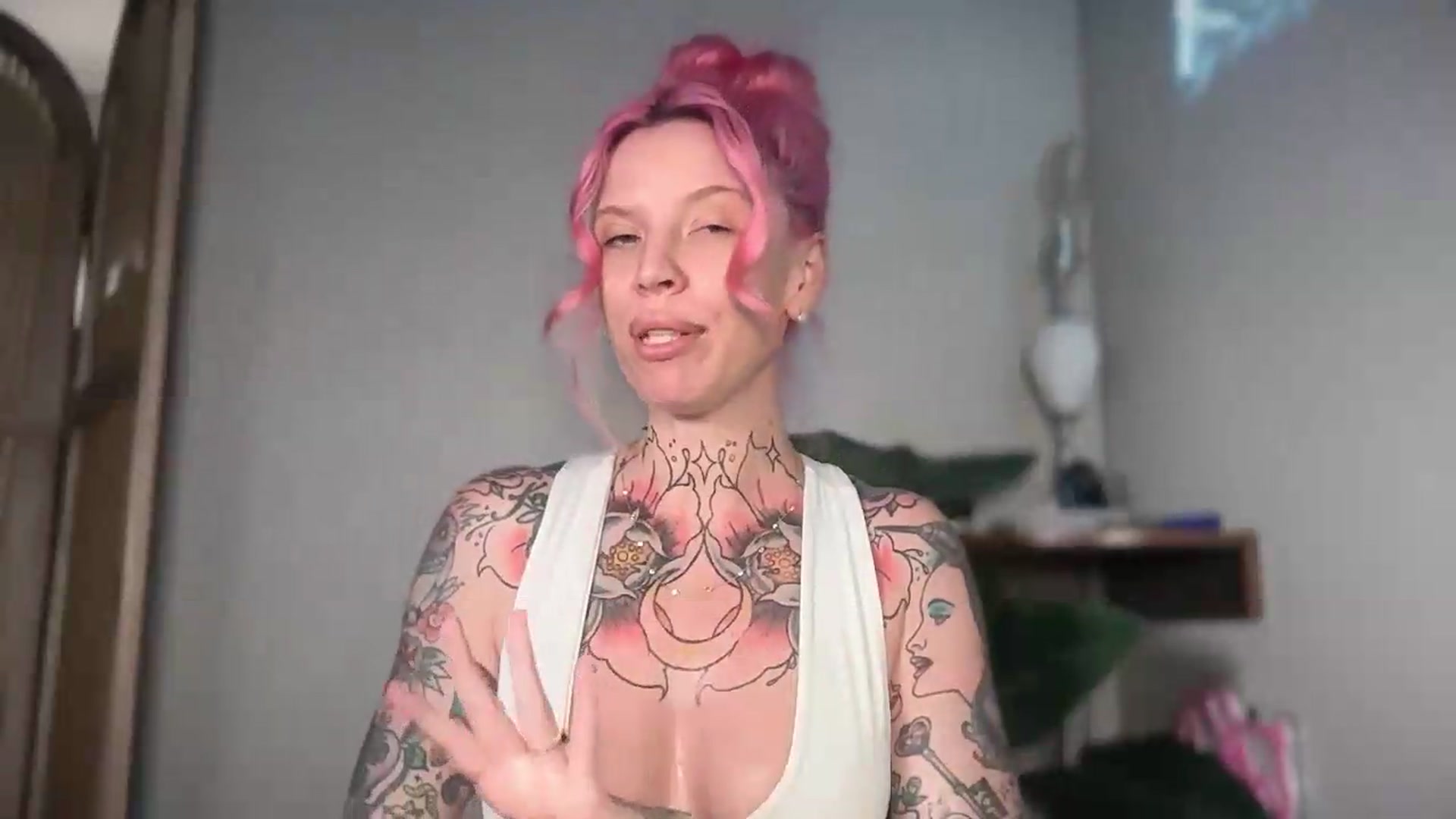 Gallery image thumbnail from Kittjones33's myfreecams stream on, 08/14/2026, 16:08 image 13 of 20