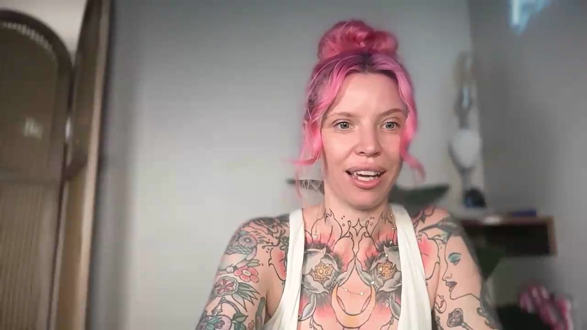 Gallery image thumbnail from Kittjones33's myfreecams stream on, 08/14/2026, 16:08 image 20 of 20